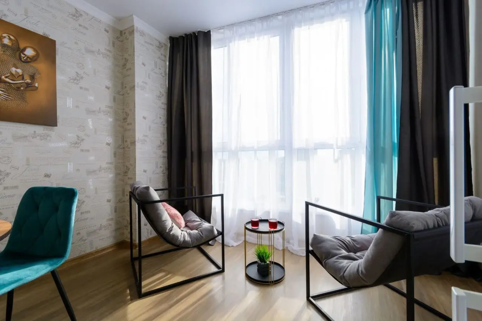 Квартира с панорамным видом на город рядом с парком Галицкого. Сеть Мята