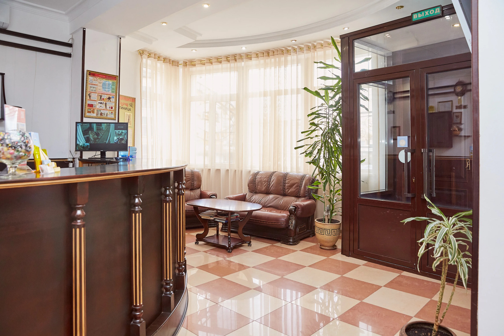 Отель Тархо