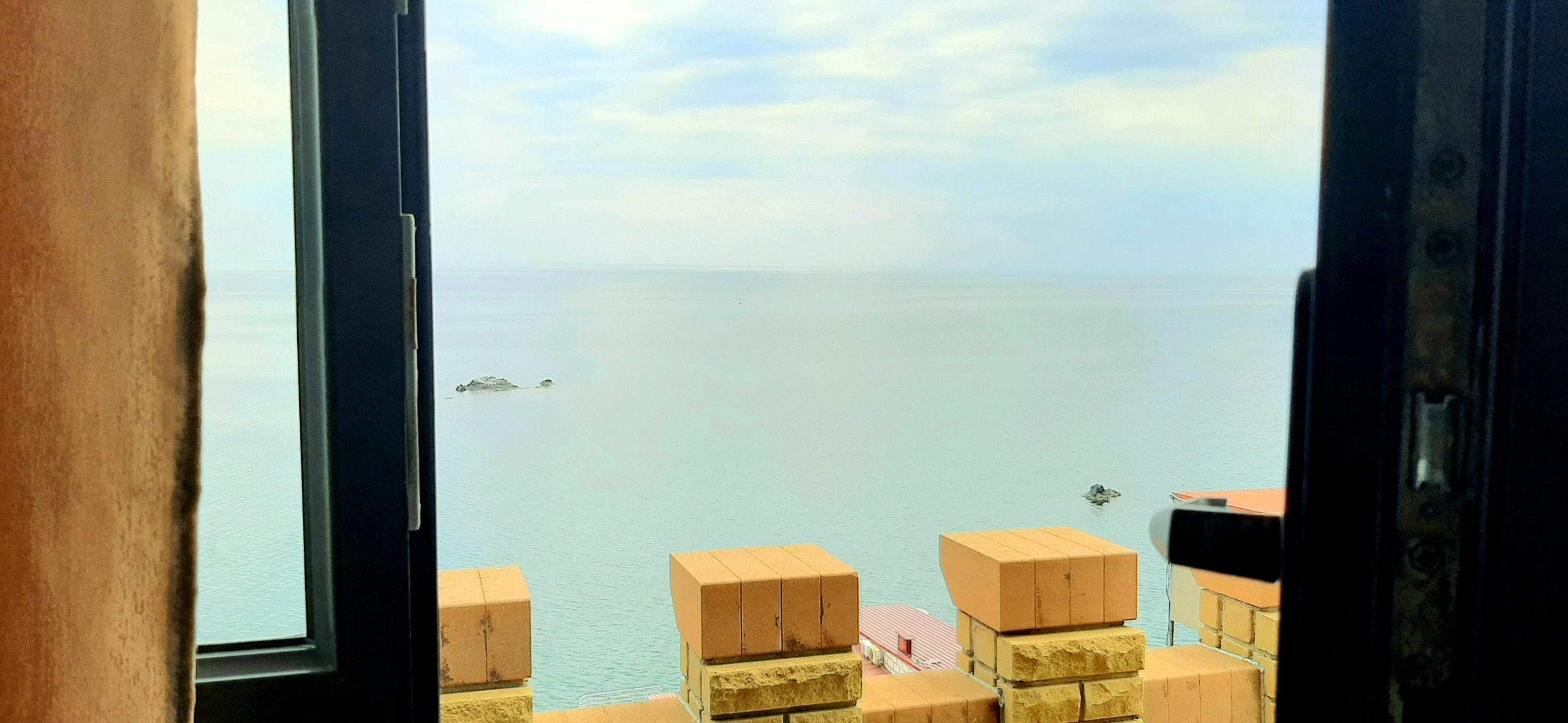 Курортный отель Корона