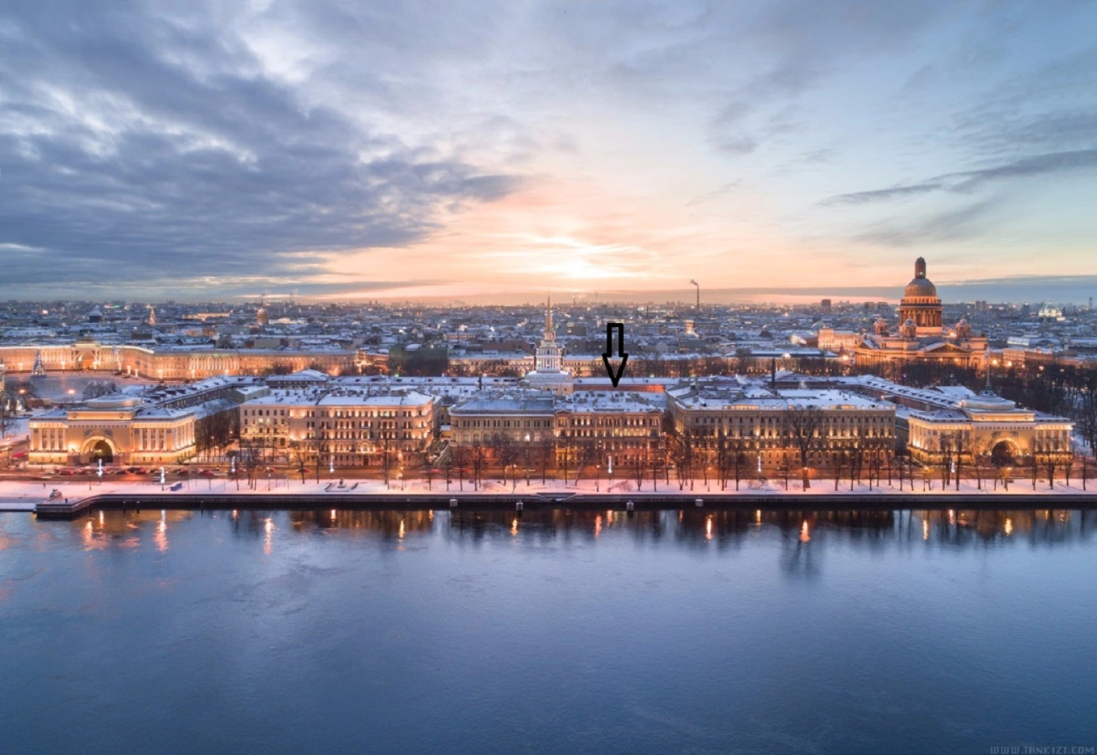 Студии у Эрмитажа с кодовым доступом и отдельным входом