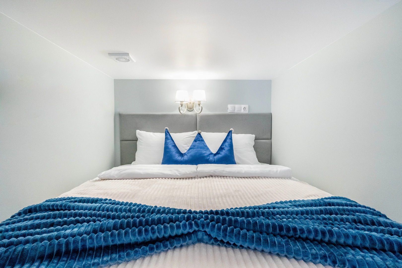 Апартаменты KeysSpb на Свечном St6