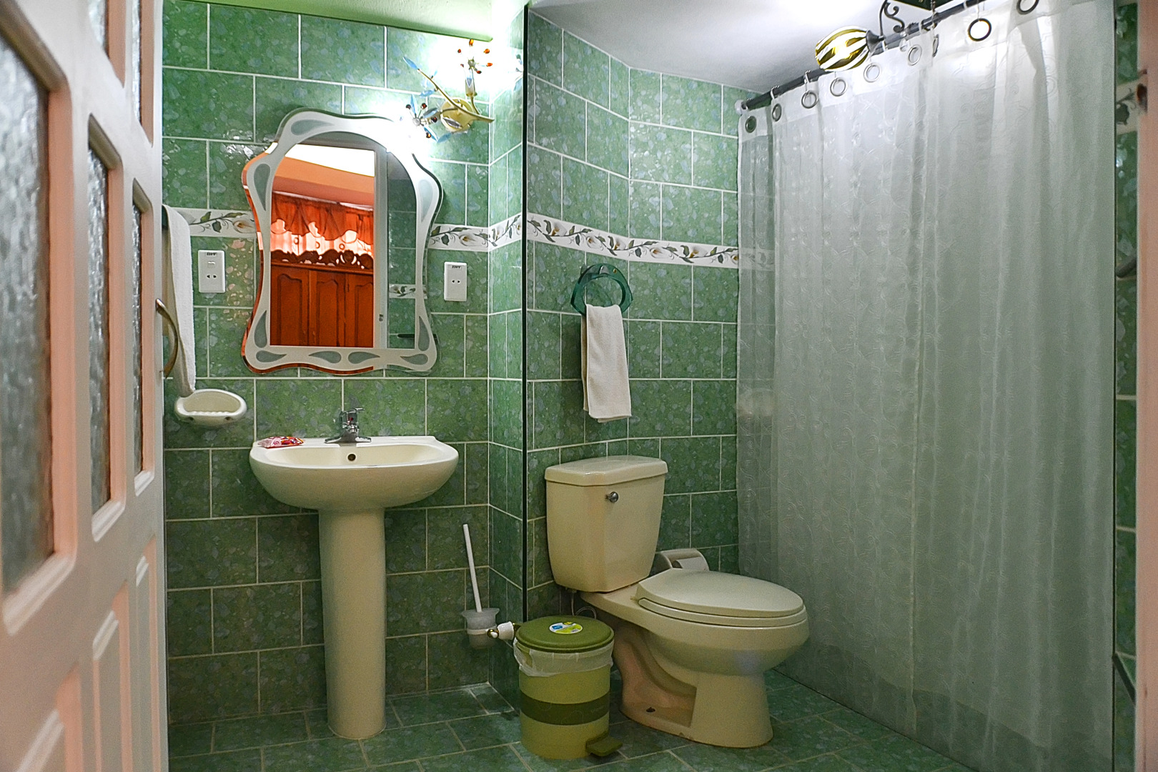 Мини-Отель Hostal Yakelyn