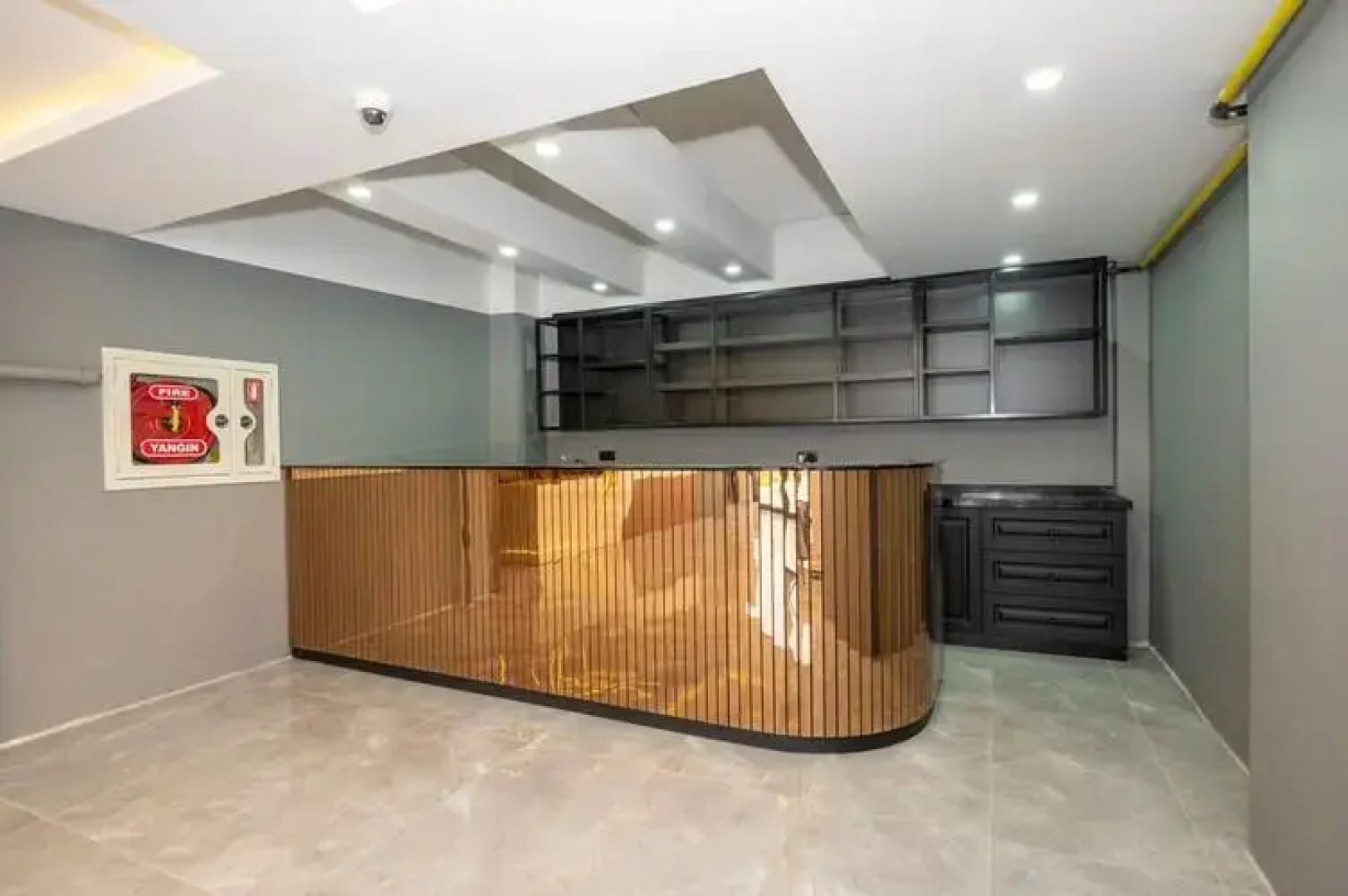 Luxury Airport Hotel by Zazzoni