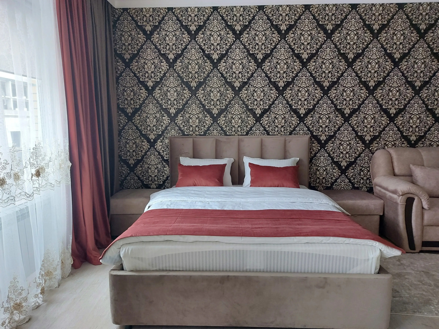 Апартаменты 5 Звезд на Шамиля Джикаева 5А-2