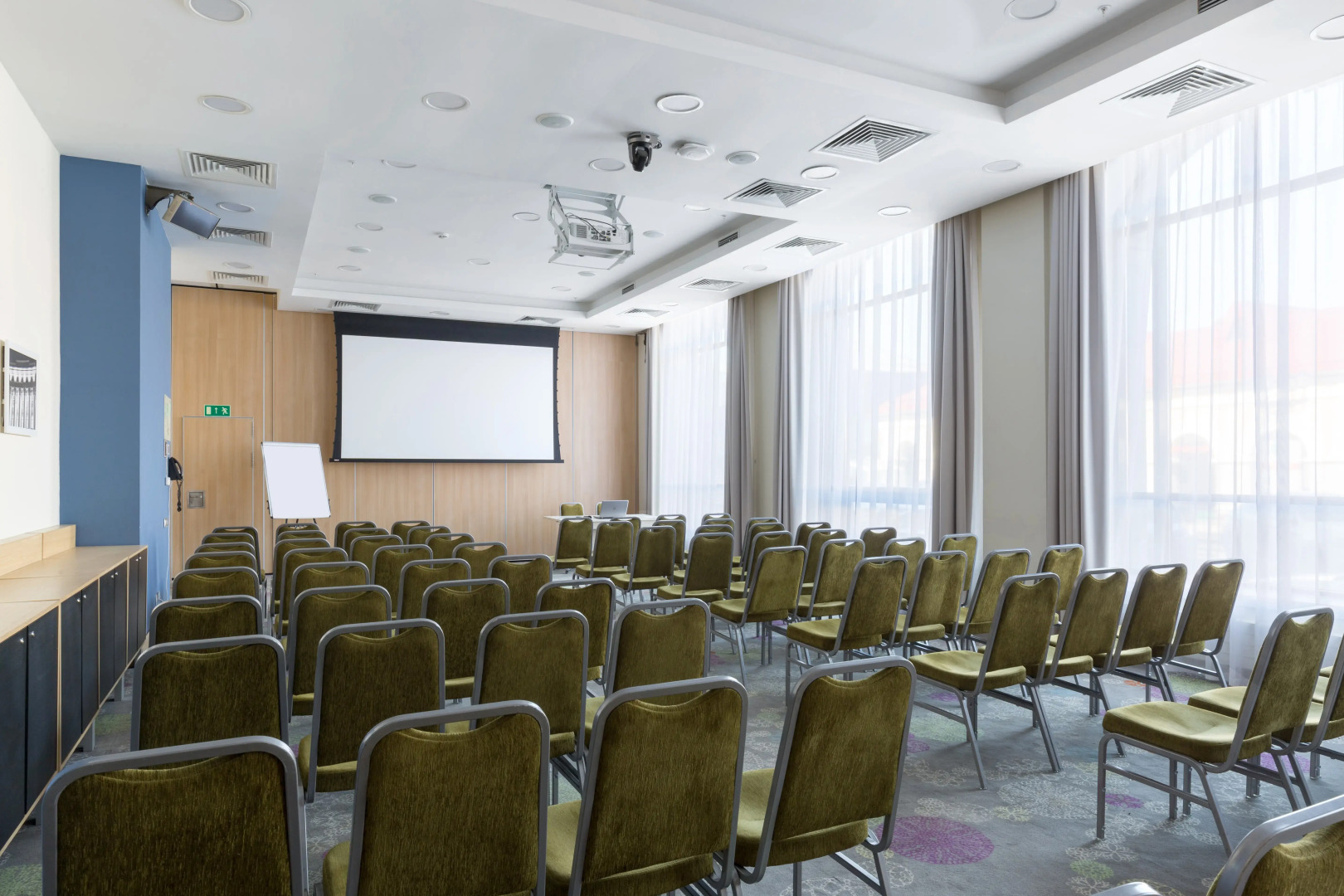 Отель Нестеров Плаза