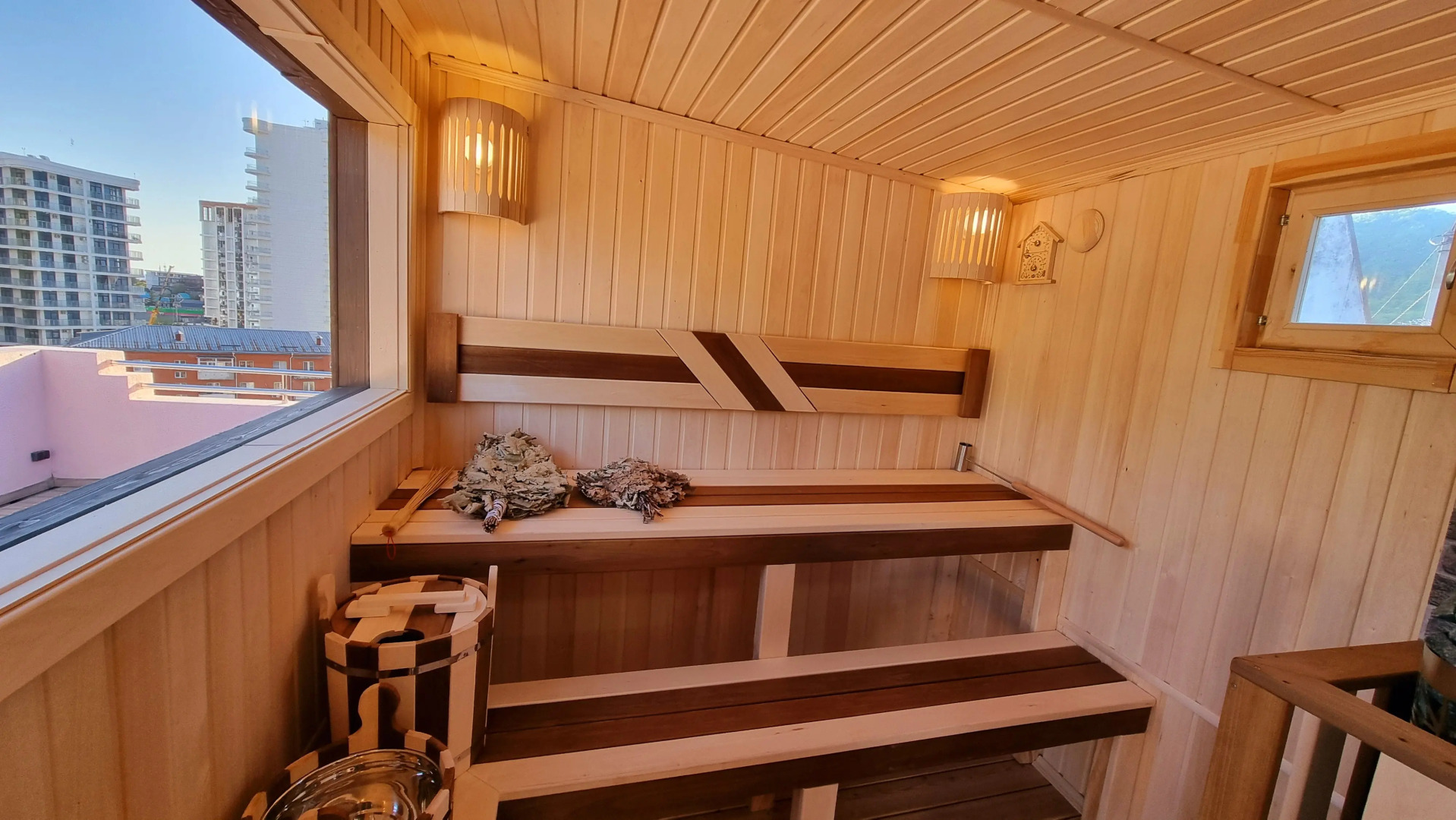 Частный Дом Таунхаус с Панорамной Крышей