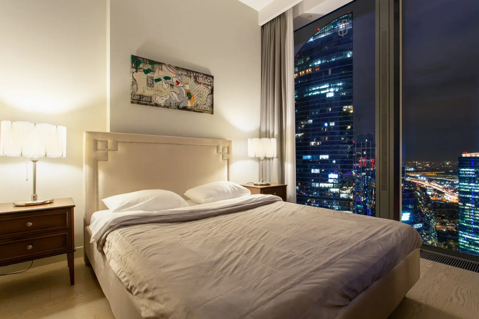 Апартаменты Sky City Moscow 62 этаж! Вид на Башни, Лужники, Парк победы и город! Очень уютный!