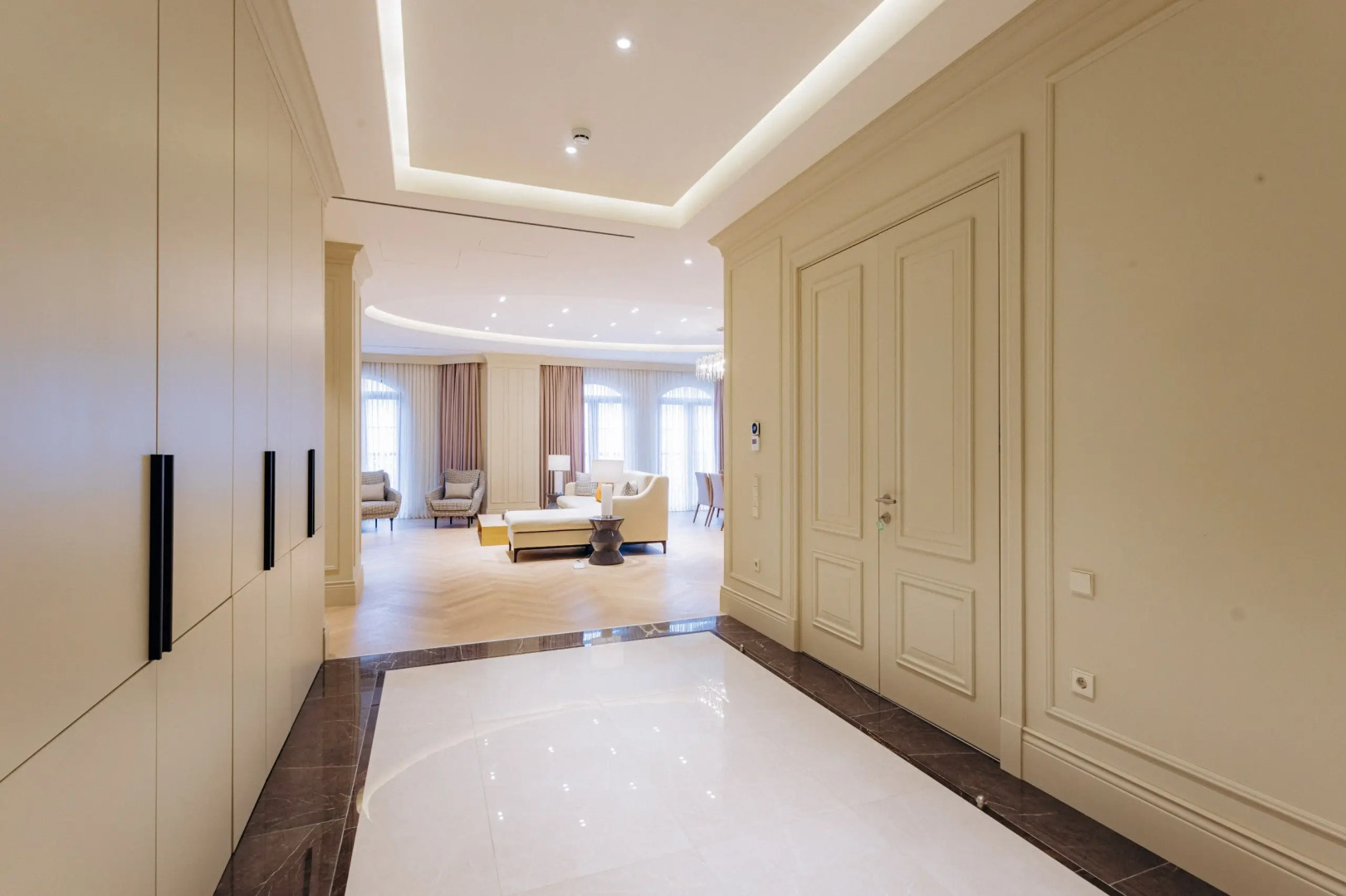 Апарт-отель Four Seasons