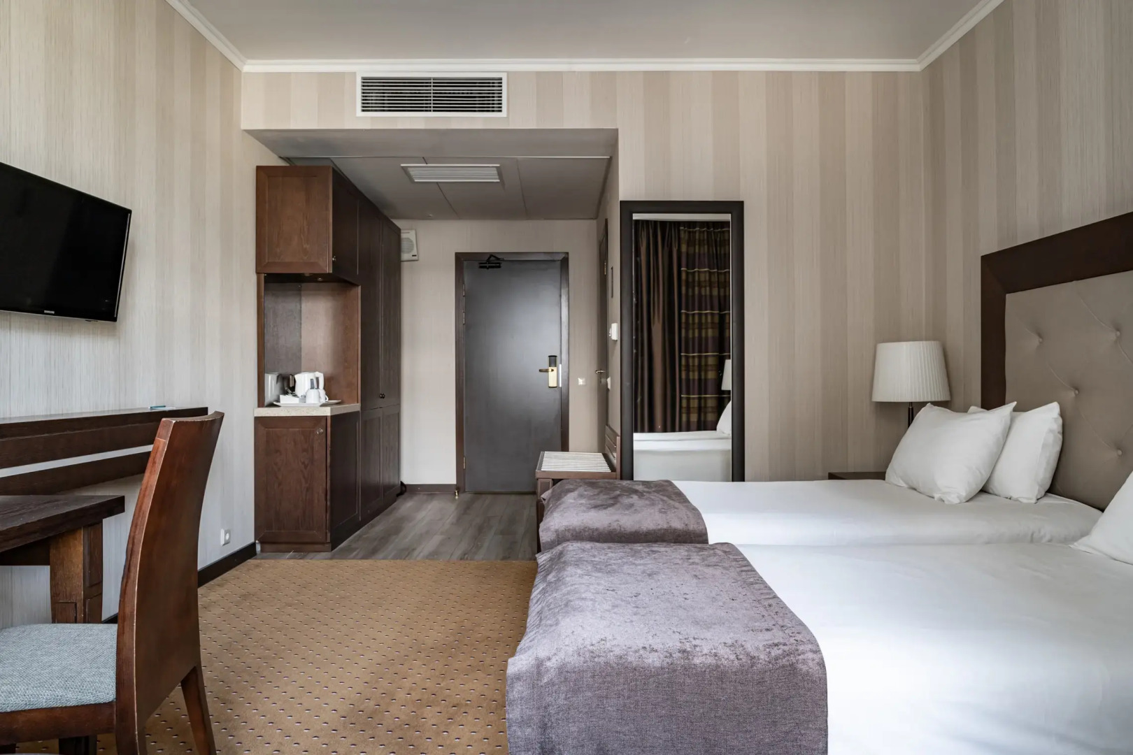 Отель Петро Палас 