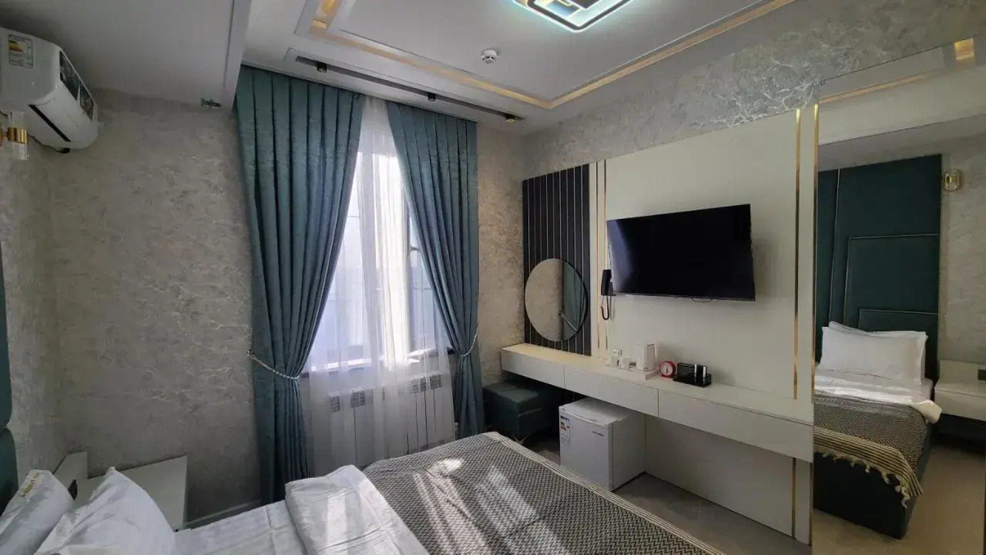 Отель Shedevr Plaza