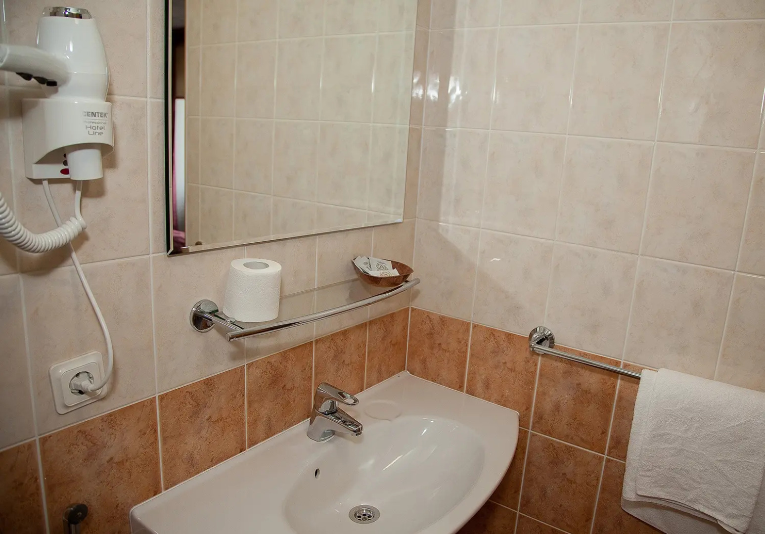 Отель Колос