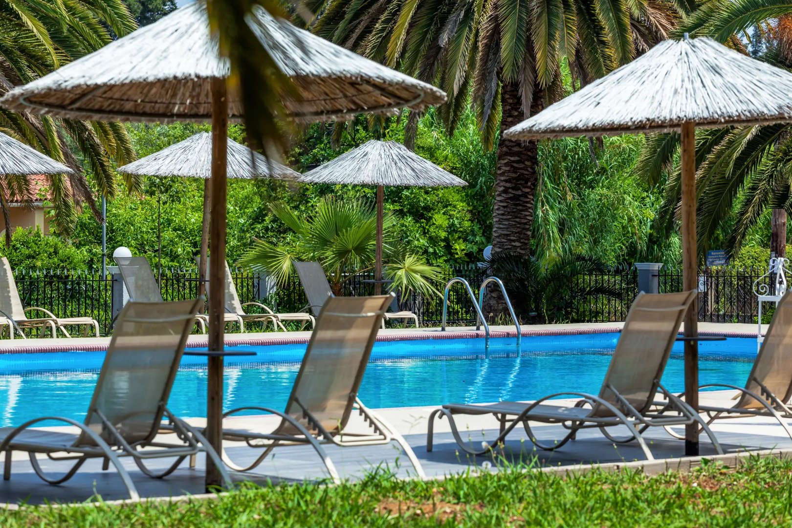 Отель Silver Bay