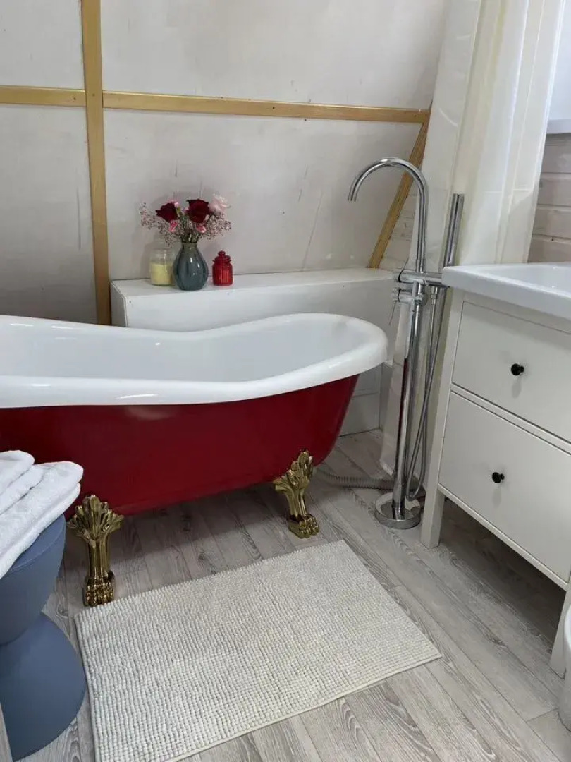 Частный дом А-фрeйм с баней и артезиaнским бaсceйном