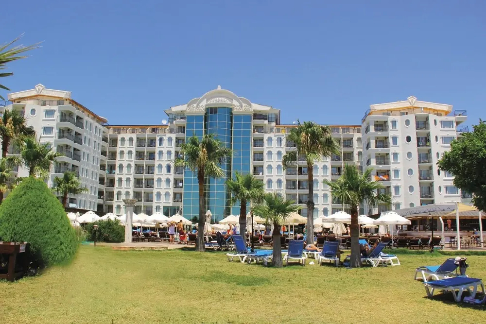 Laur Hotels