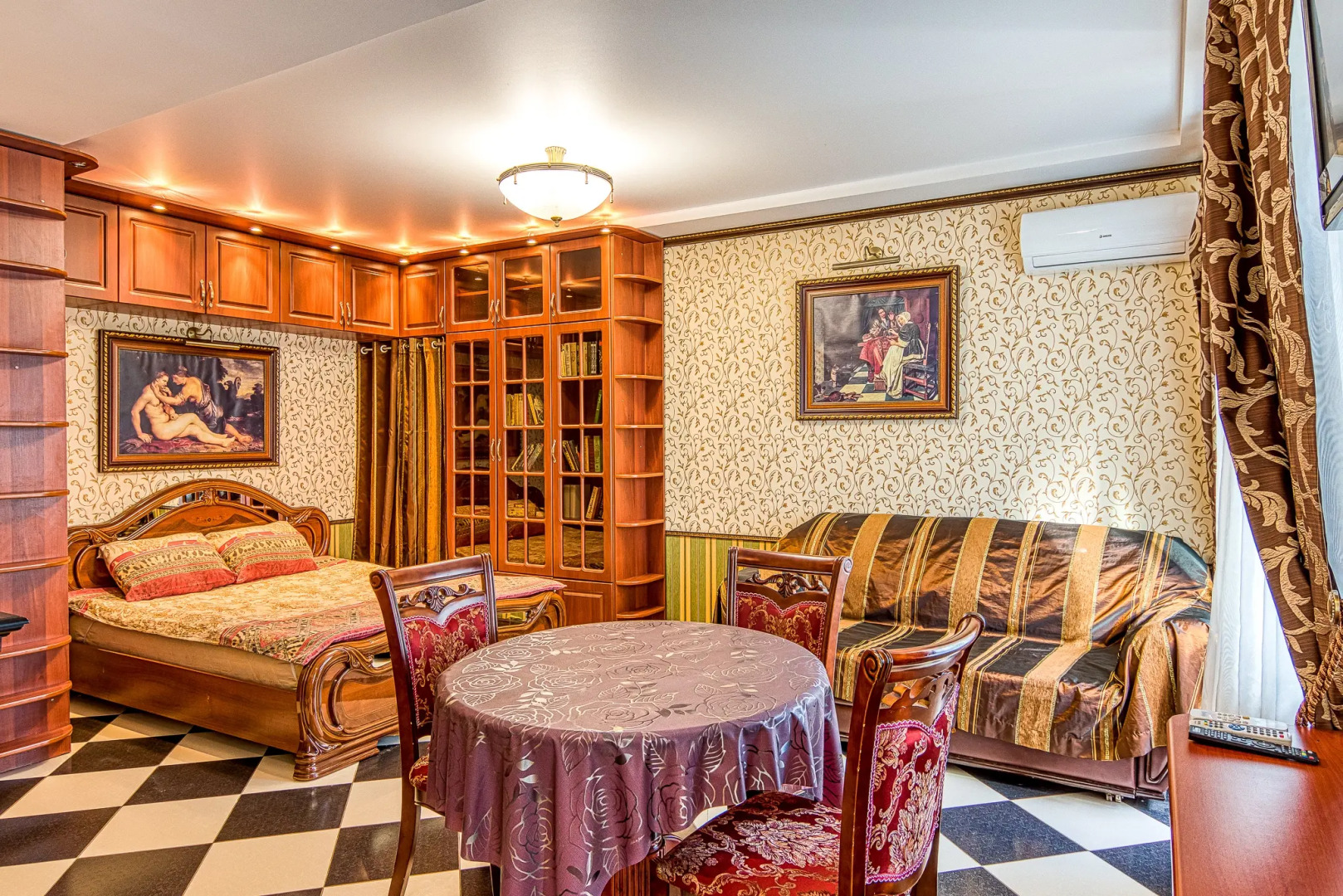 Апартаменты Квартира на Островского