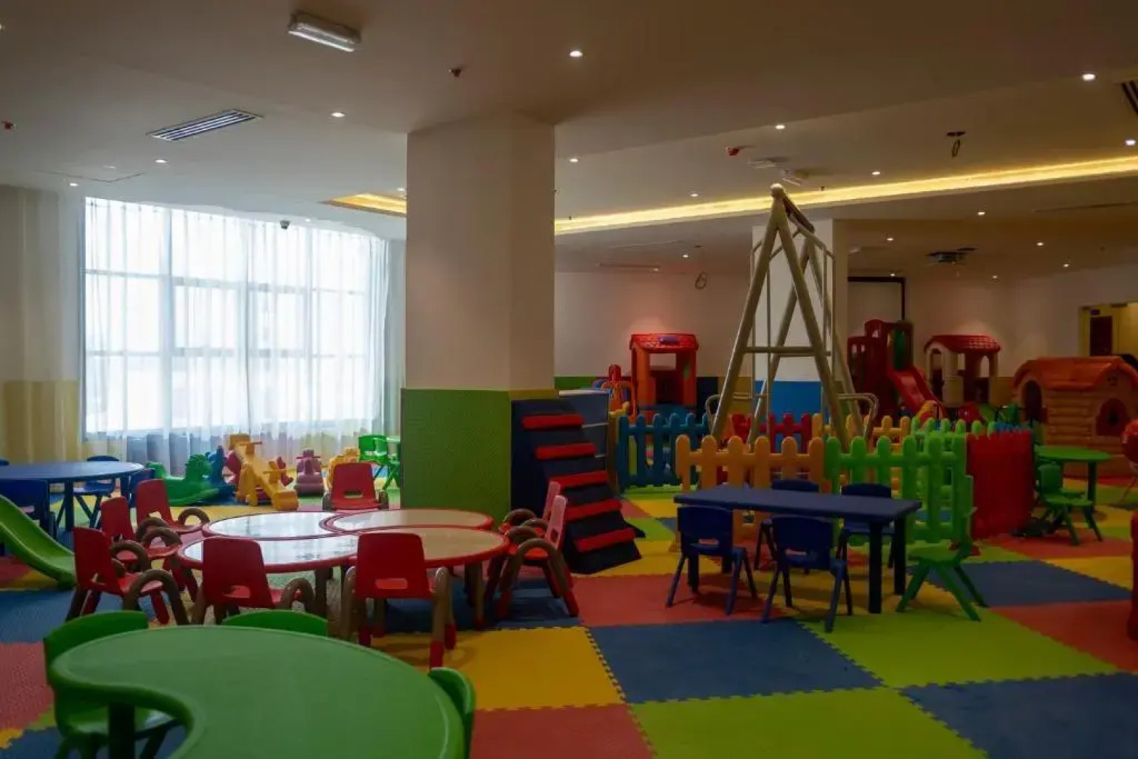 Отель The Plaza  and Resort