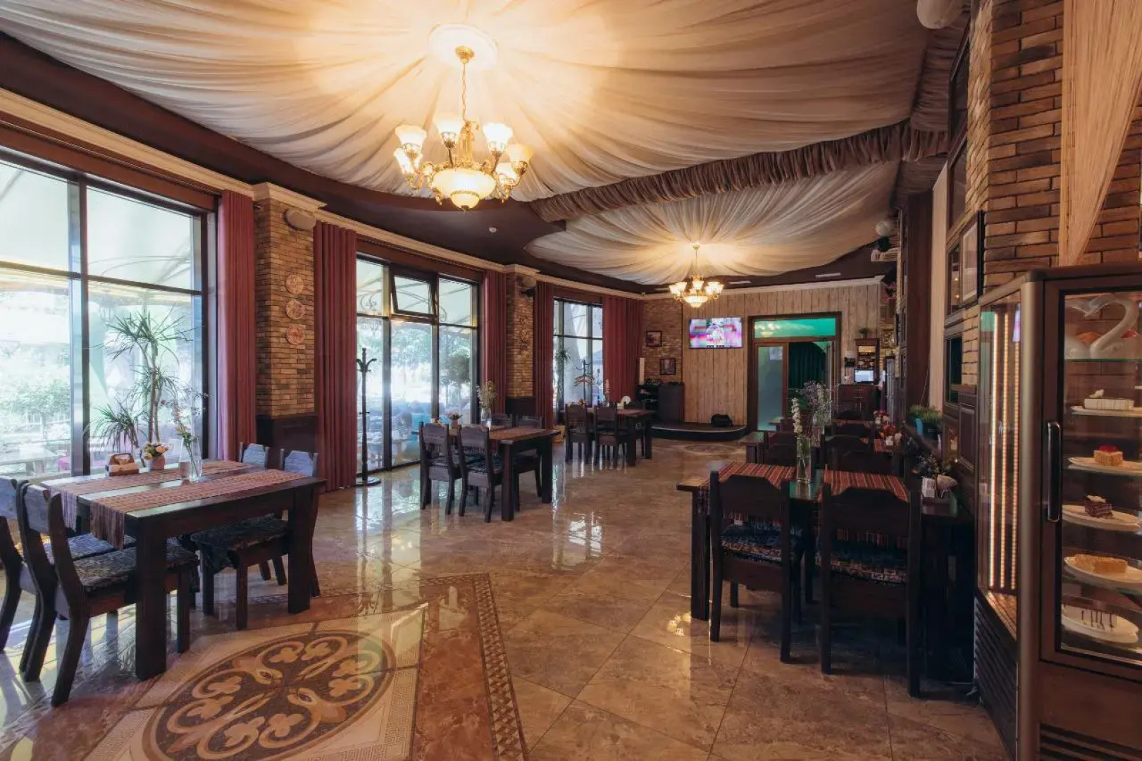 Отель Даяна