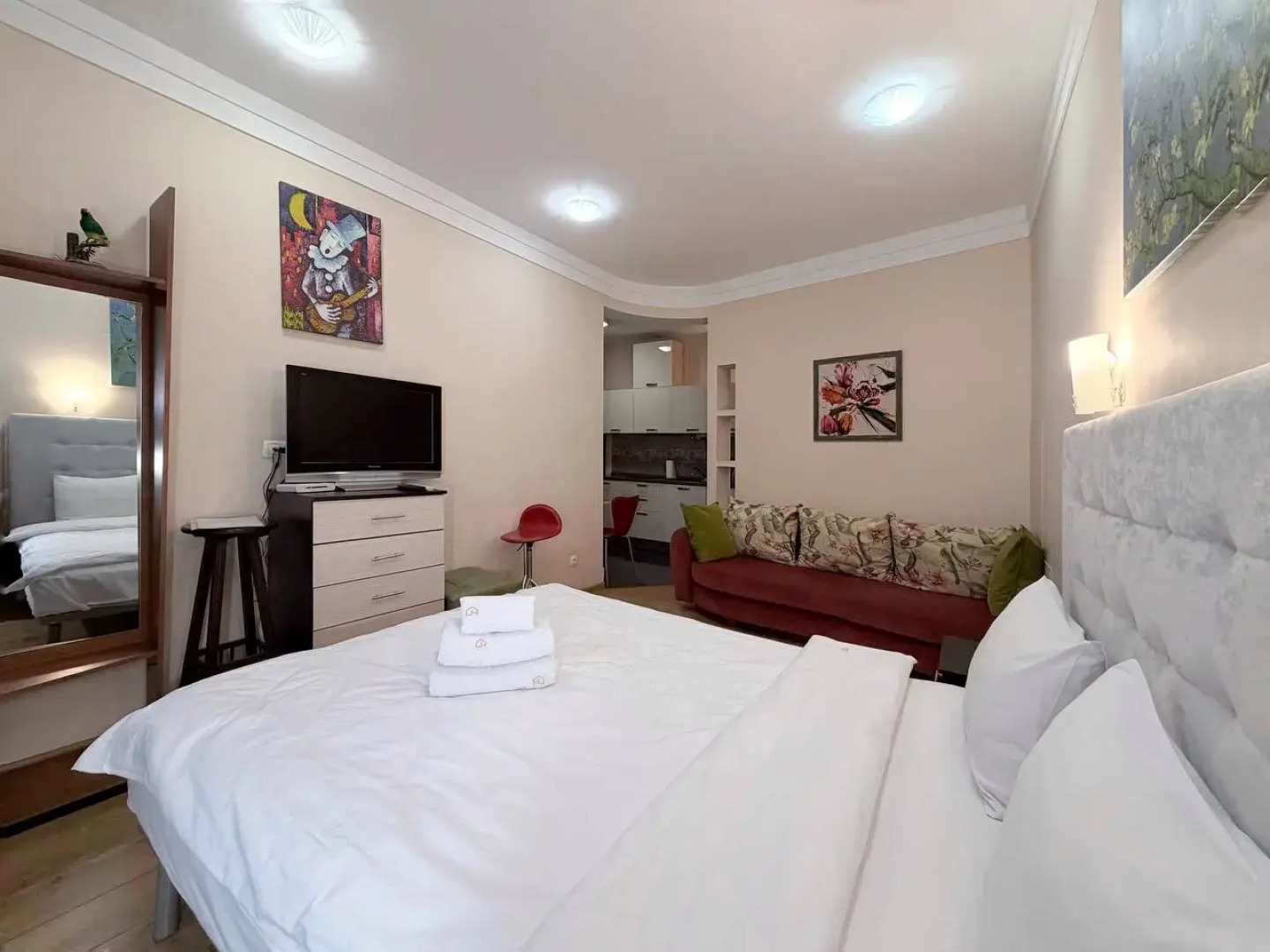 Апартаменты 1-комнатные HomeApart пр-т Независимости, 13