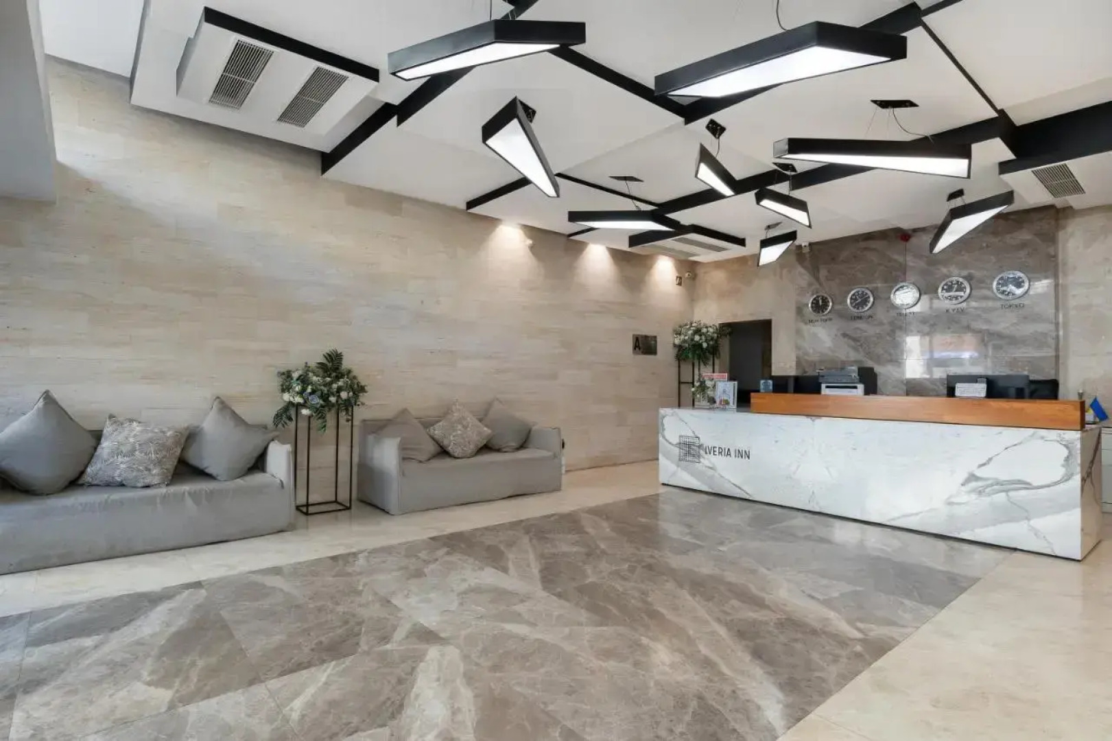 Отель Iveria Inn