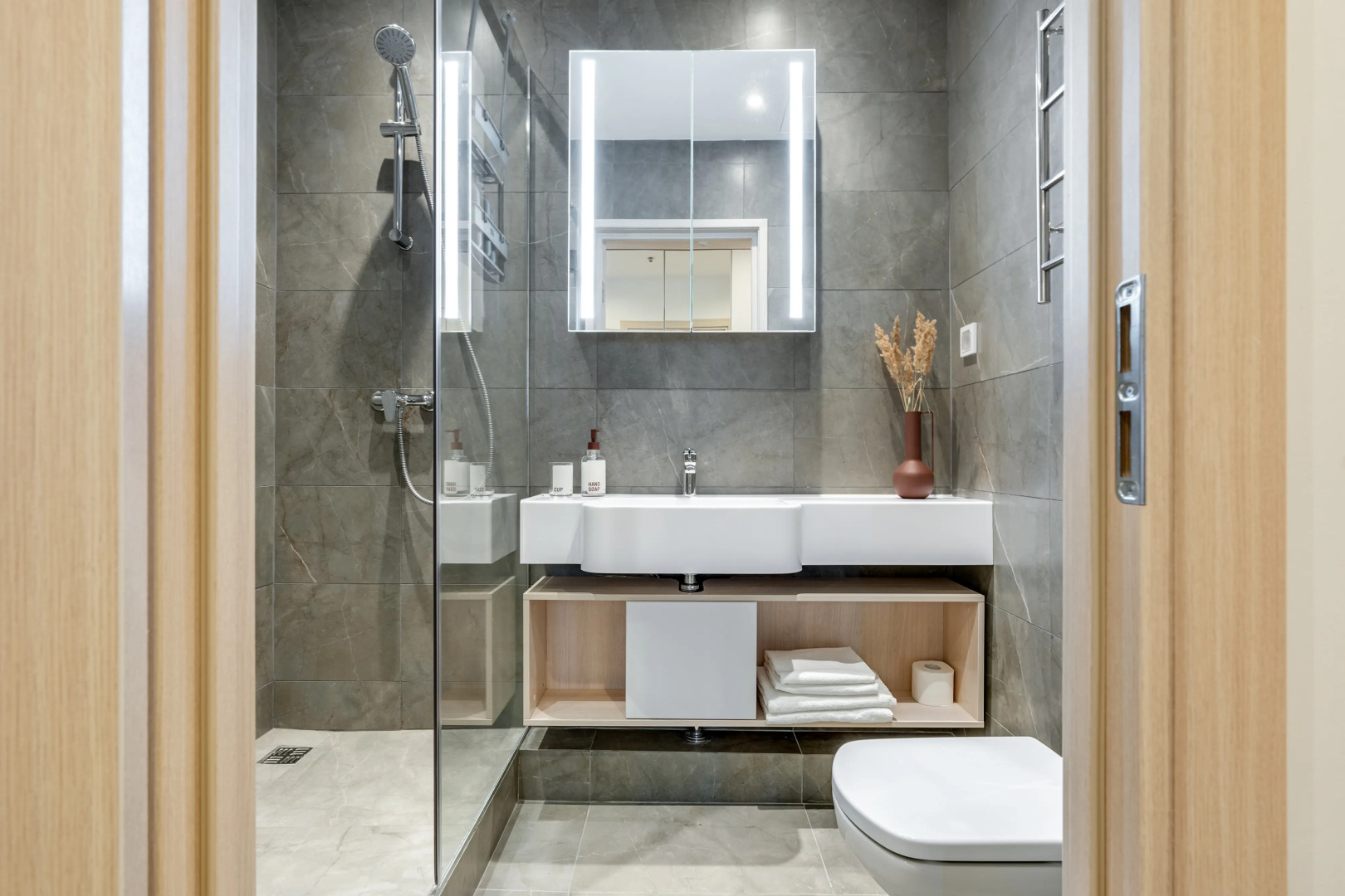 Апартаменты Family Lux с панорамным видом на Остров Мечты и на город