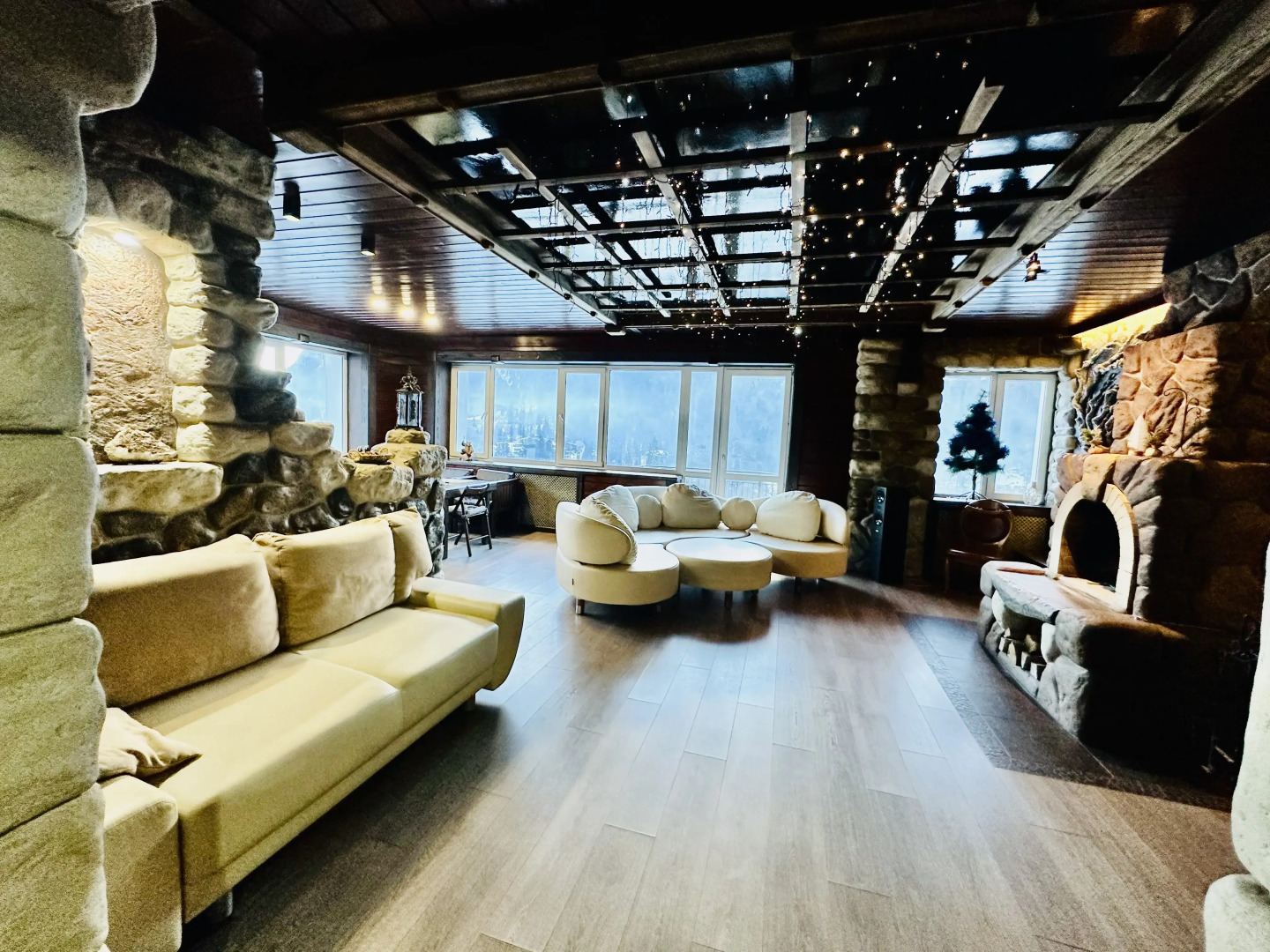 Квартира на Аланской, 25 "Пентхаус"