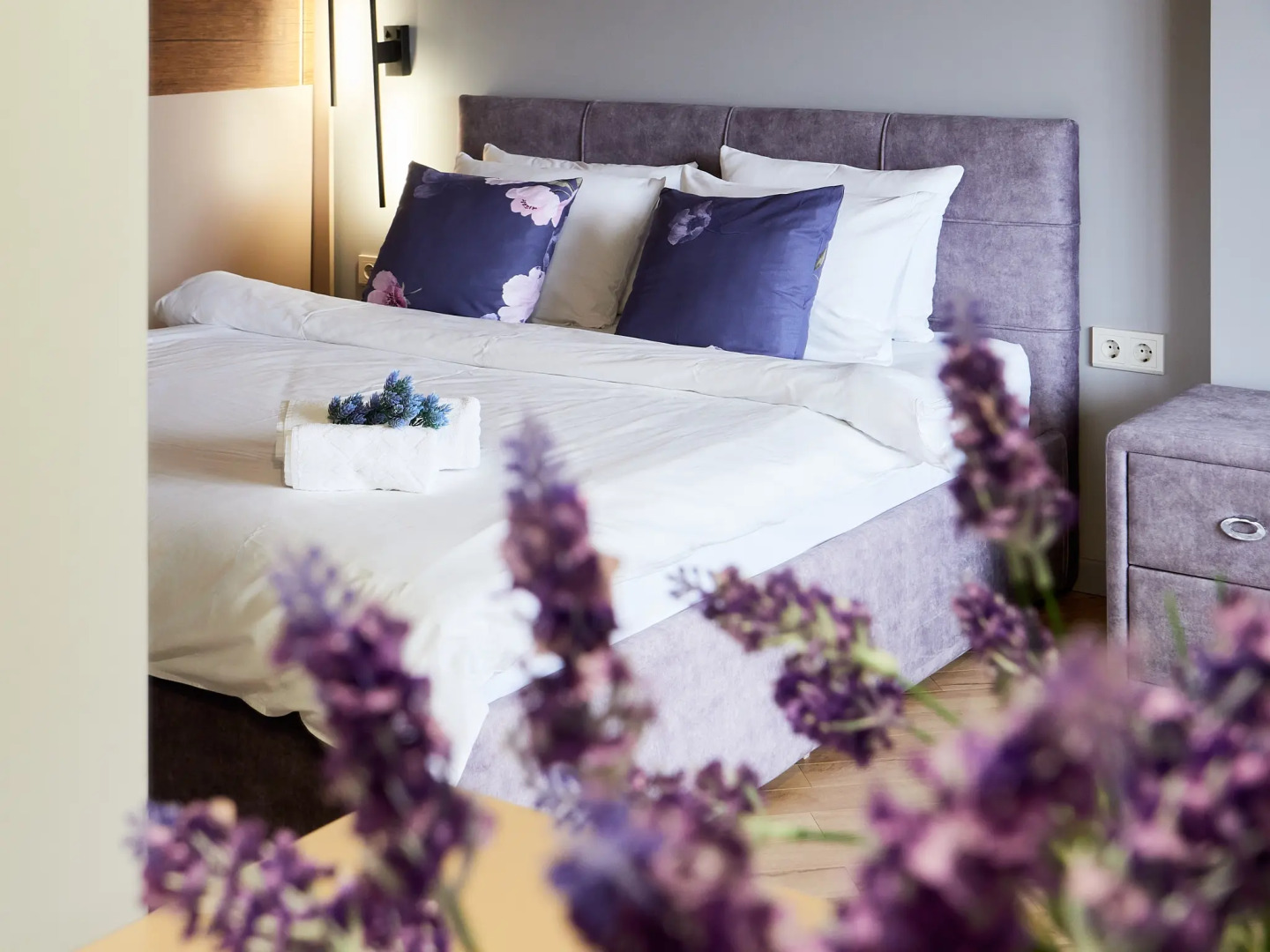 Апартаменты Миндаль Ирины Савельевой В центре у Каскадной лестницы и входа в Национальный парк