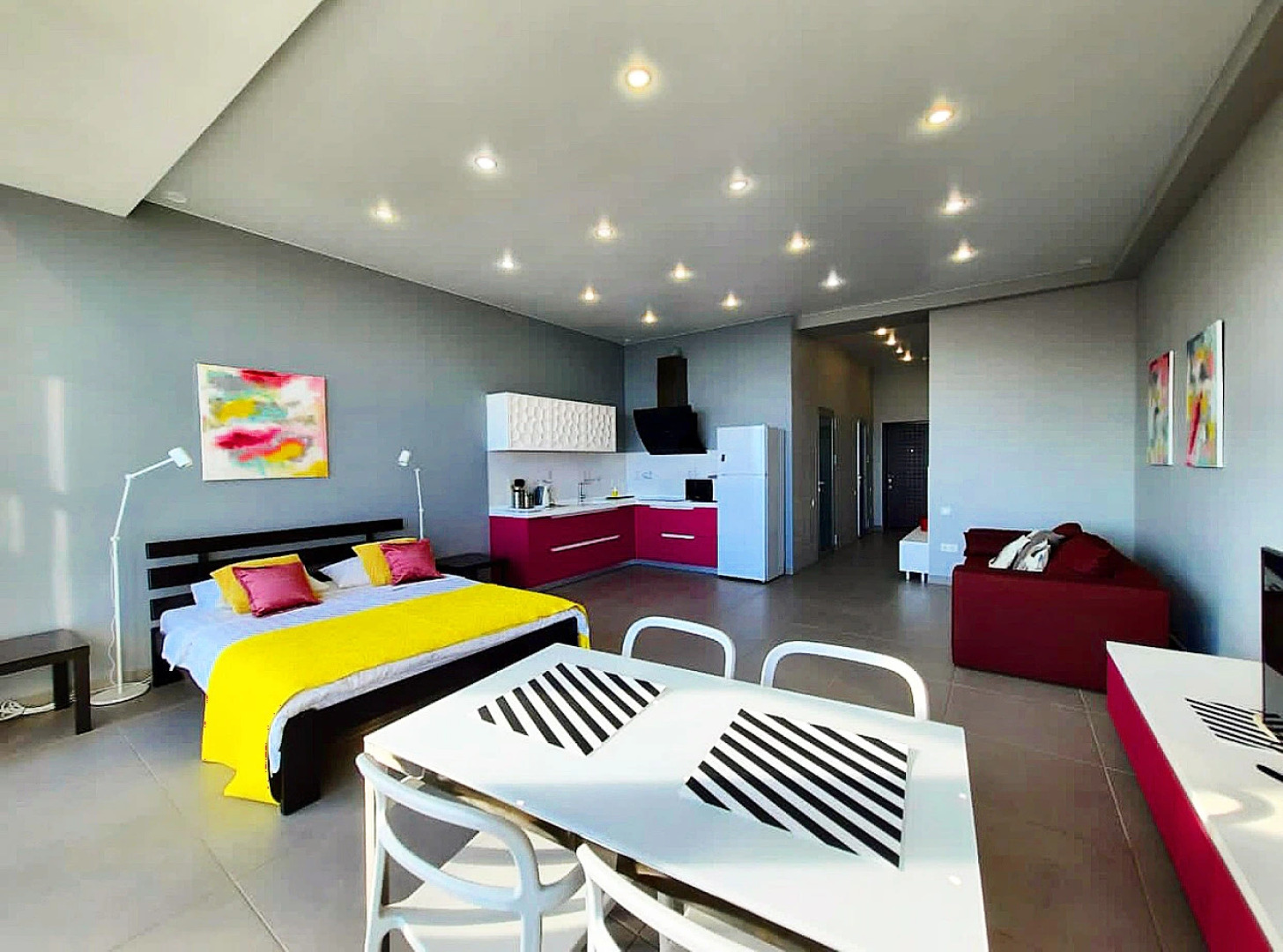 Апартаменты на Набережной Ялты с Видом на Море