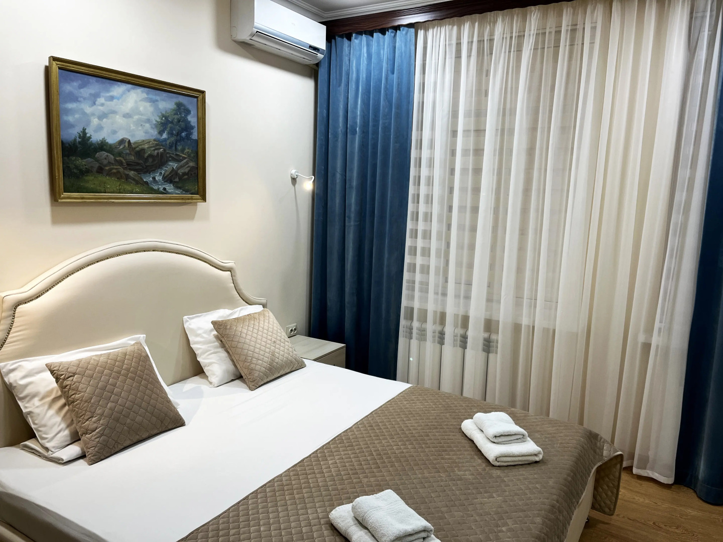 Отель Академия