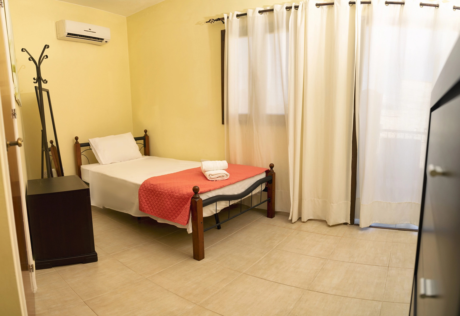 Вилла Salamiou Stone House