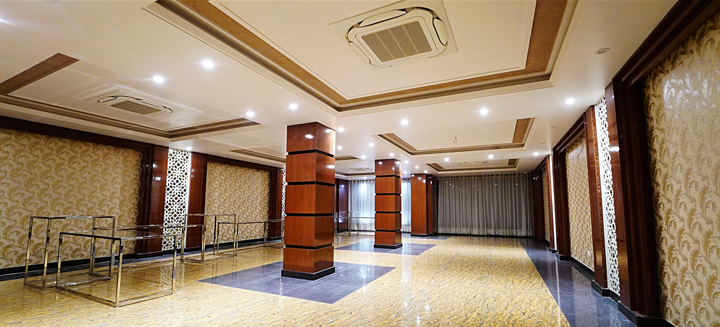 Отель Maplewood Premier