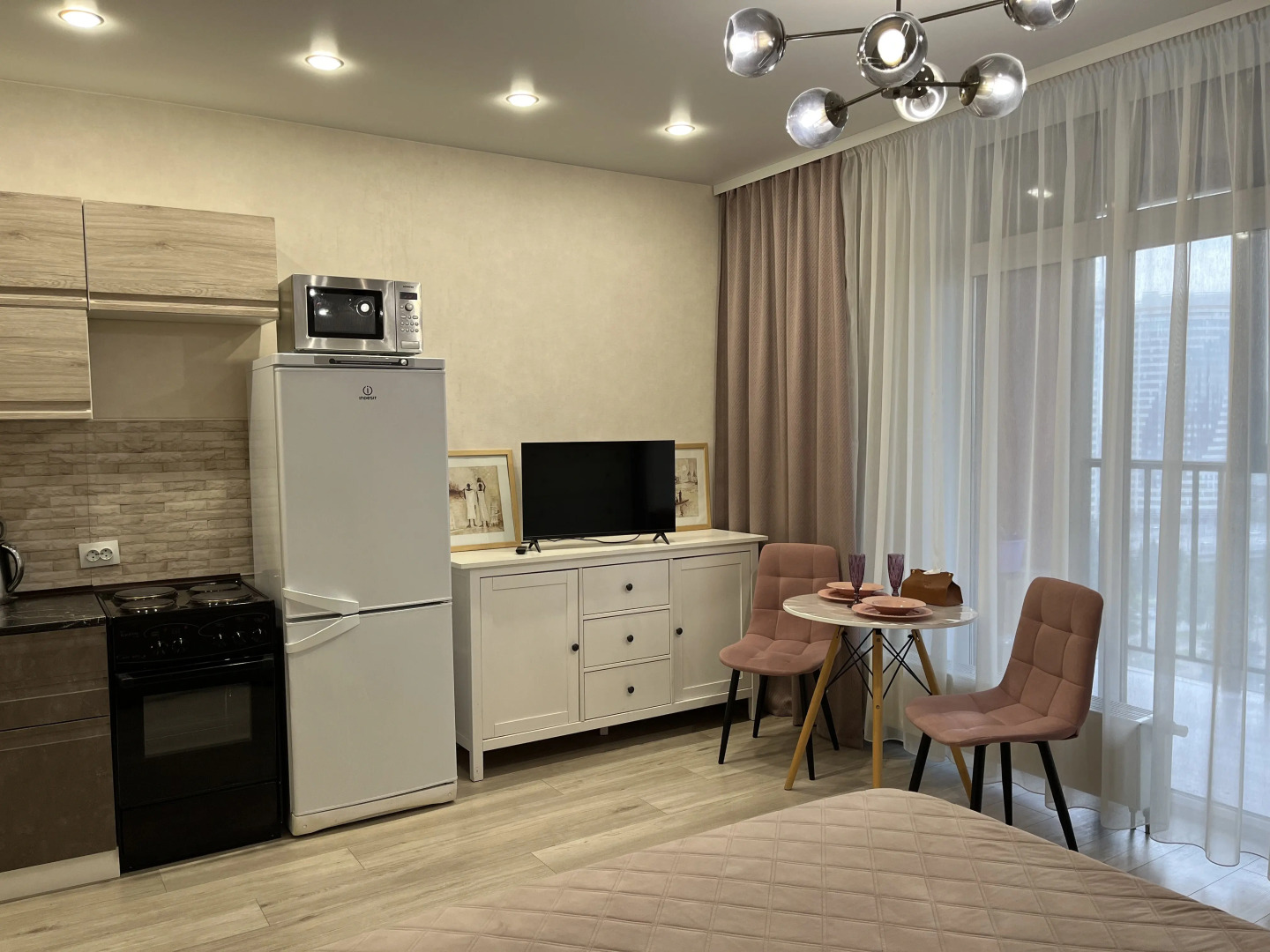 Квартира 1-комнатная студия в новом высотном доме. Кирова 11