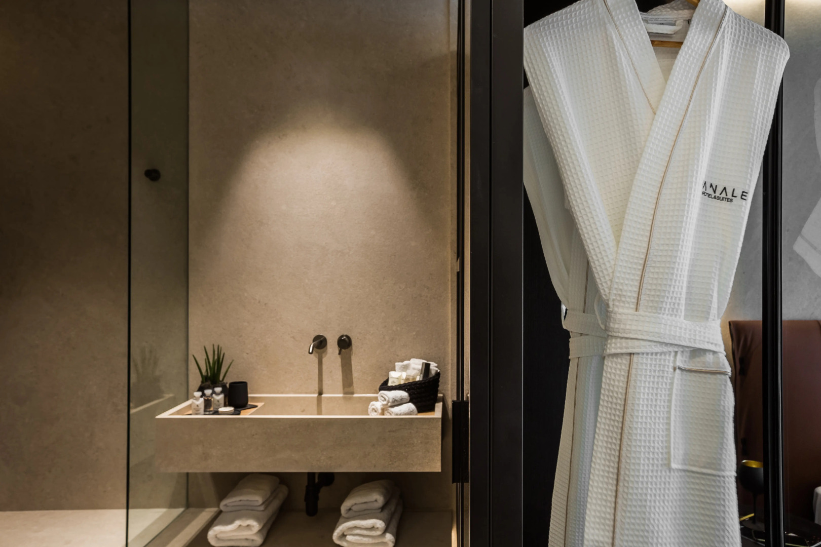 Отель Canale Hotel&Suites