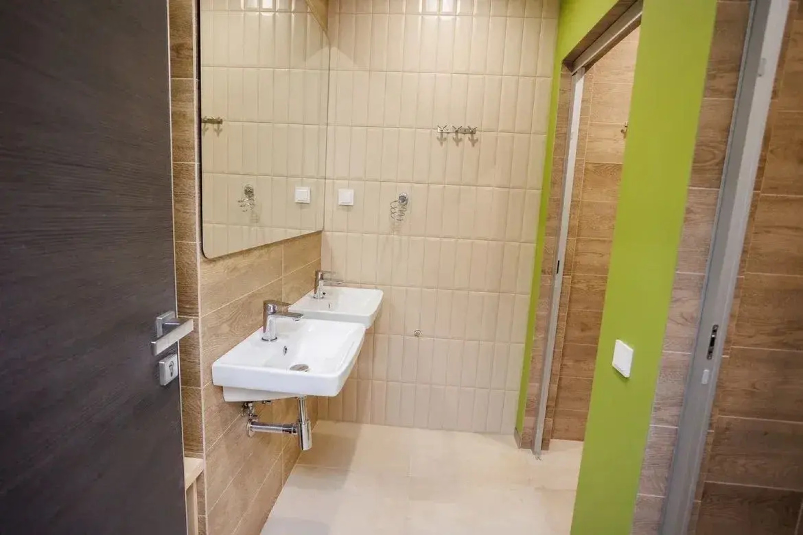 Re Hostel Premium Hostel