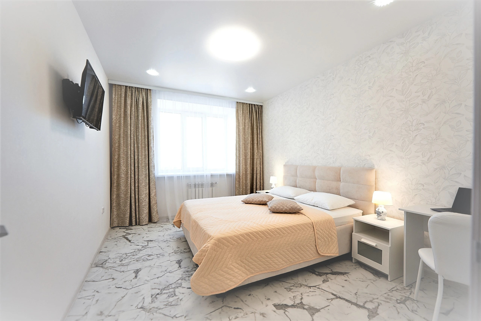 2-к. полноценная квартира, класса люкс, с панорамой на храмовый комплекс