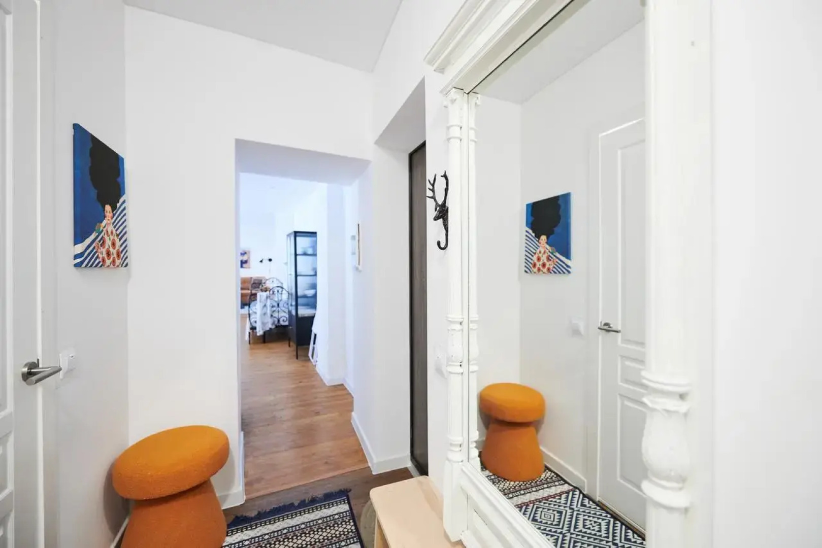 Апартаменты ДзенХоум Символ 8