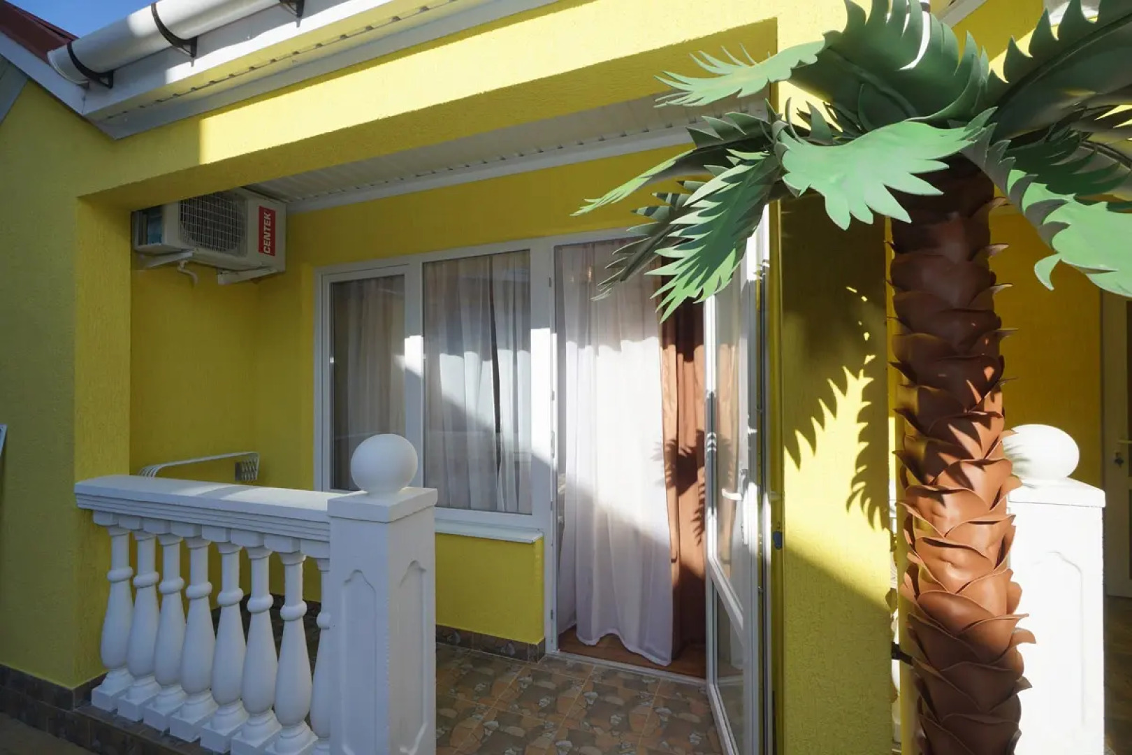 Отель Роман