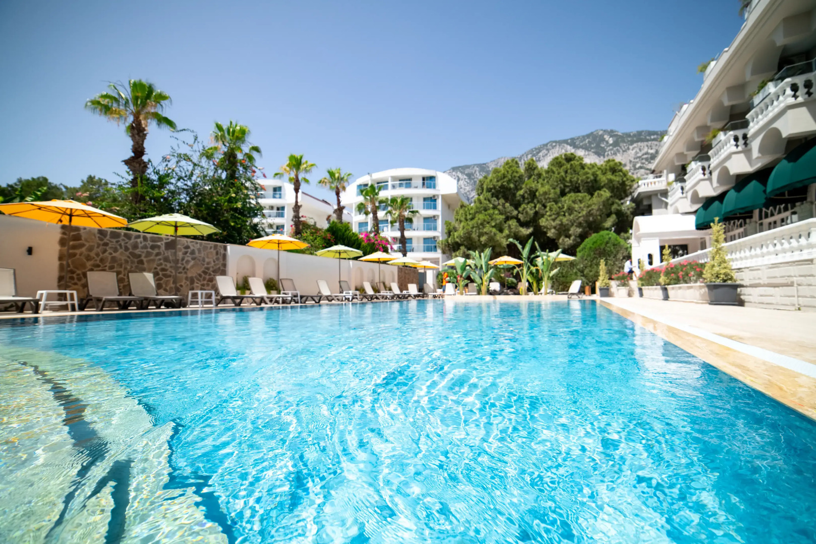 Rose Garden Premium Hotel