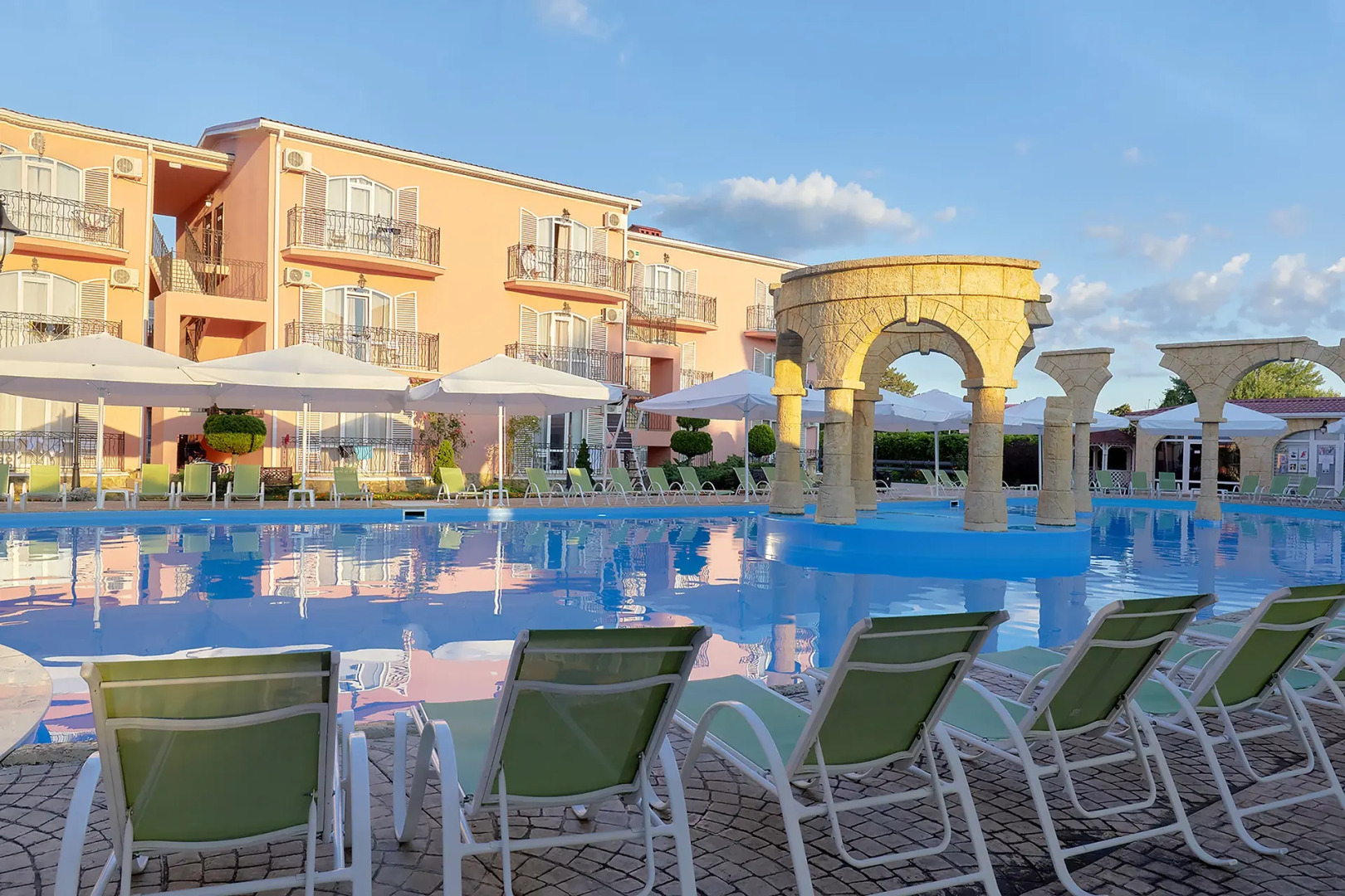 Курортный отель Alean Family Riviera