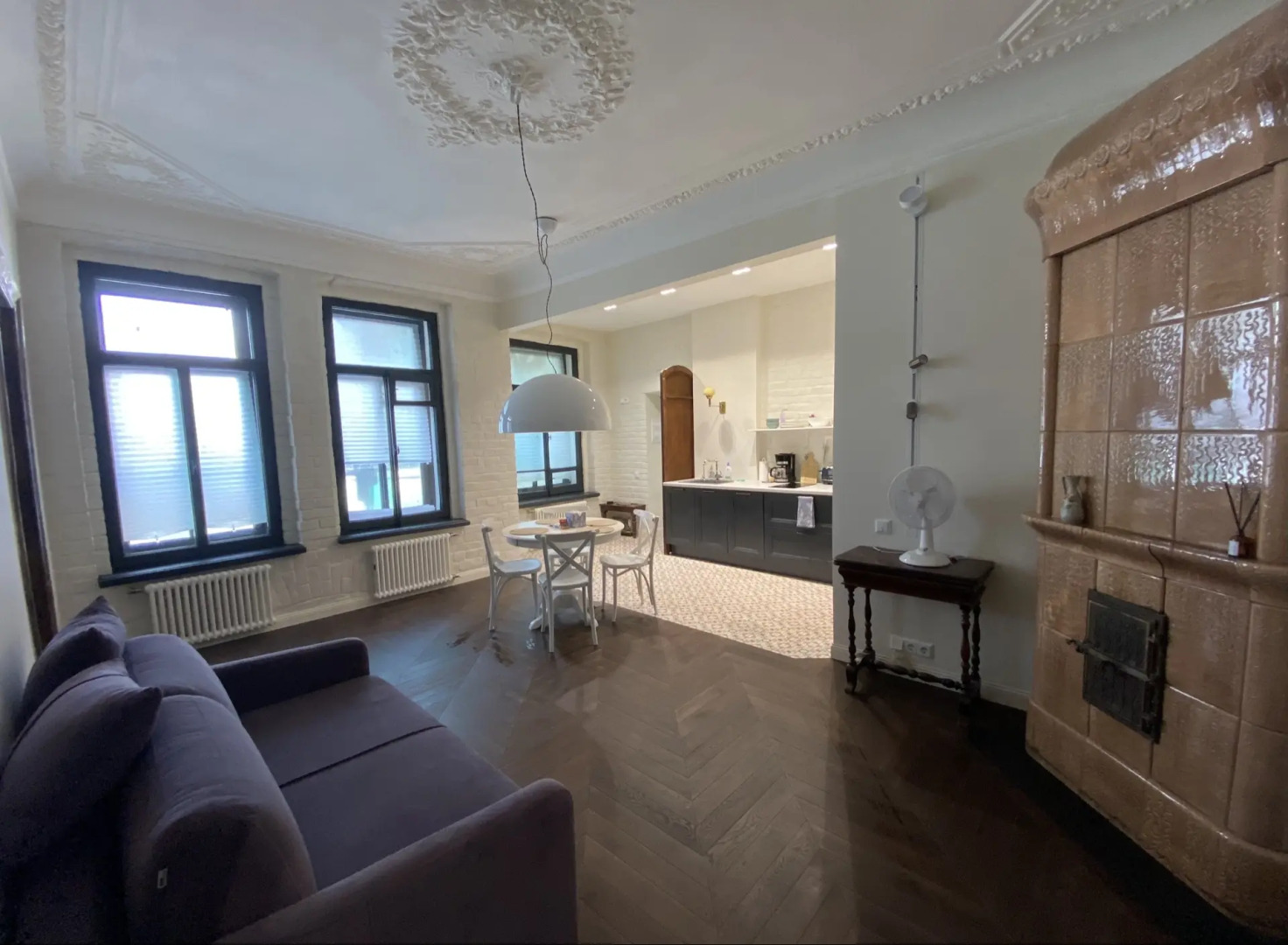 Квартира Дизайнерская с Большой Гостиной и Камином