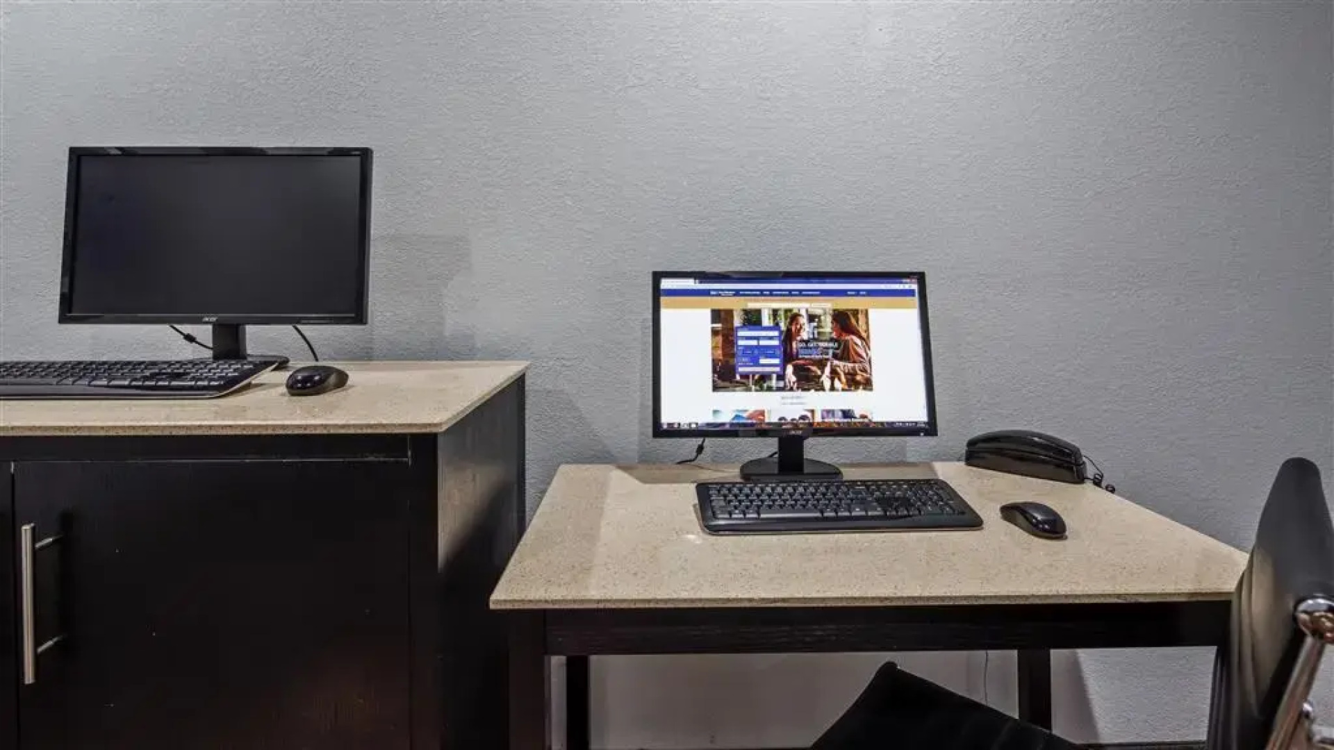 Отель Comfort Inn & Suites