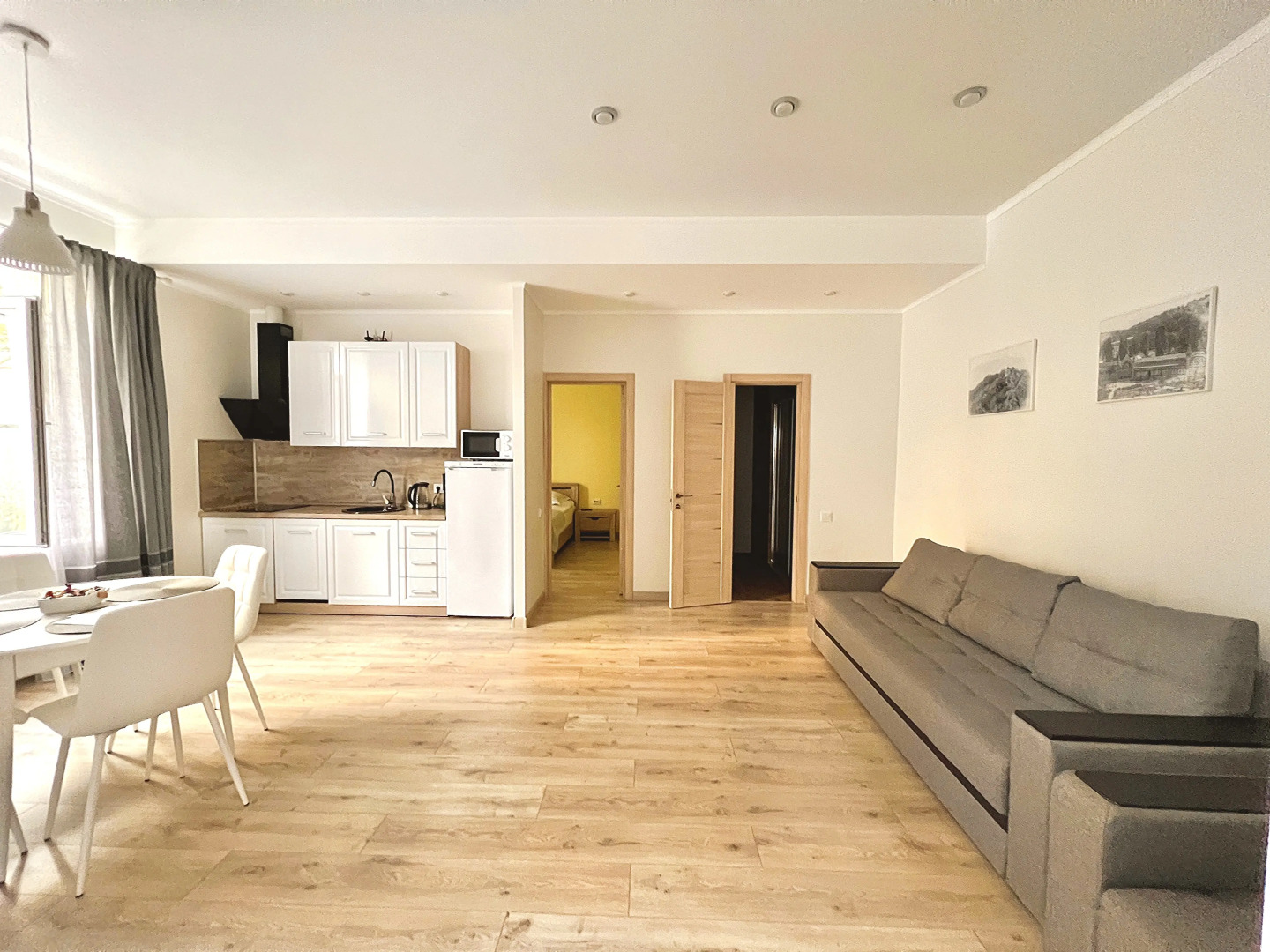 Апартаменты Solar с двориком для курения, пр. Калинина 38 (2)