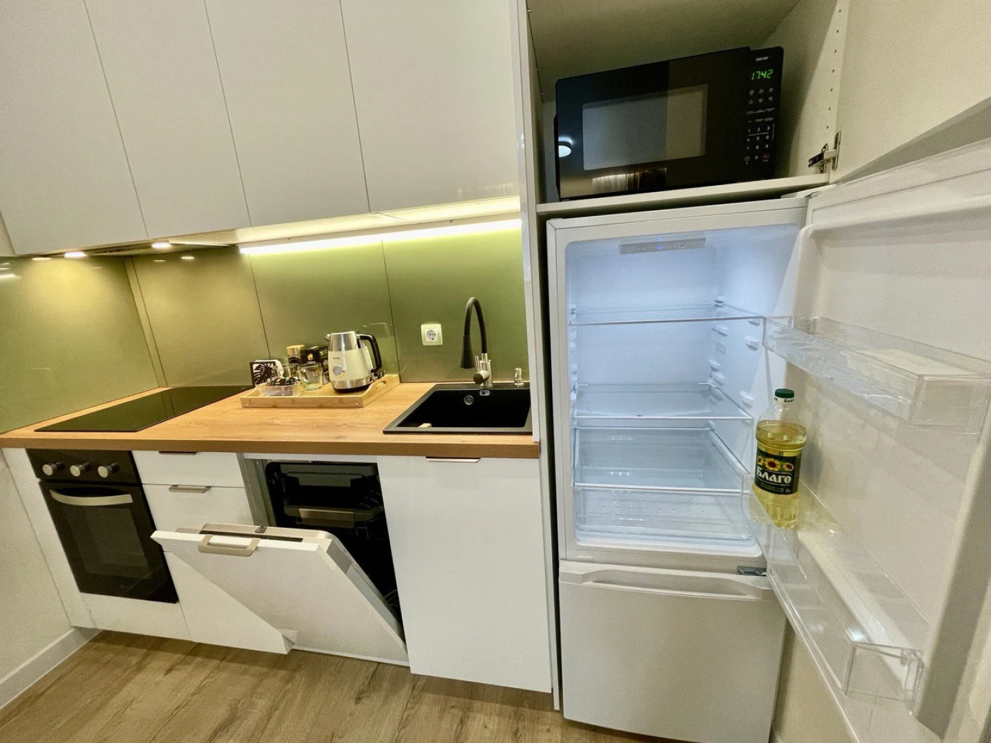 квартира премиум-класса в стиле "эко" с видом на парк и речку