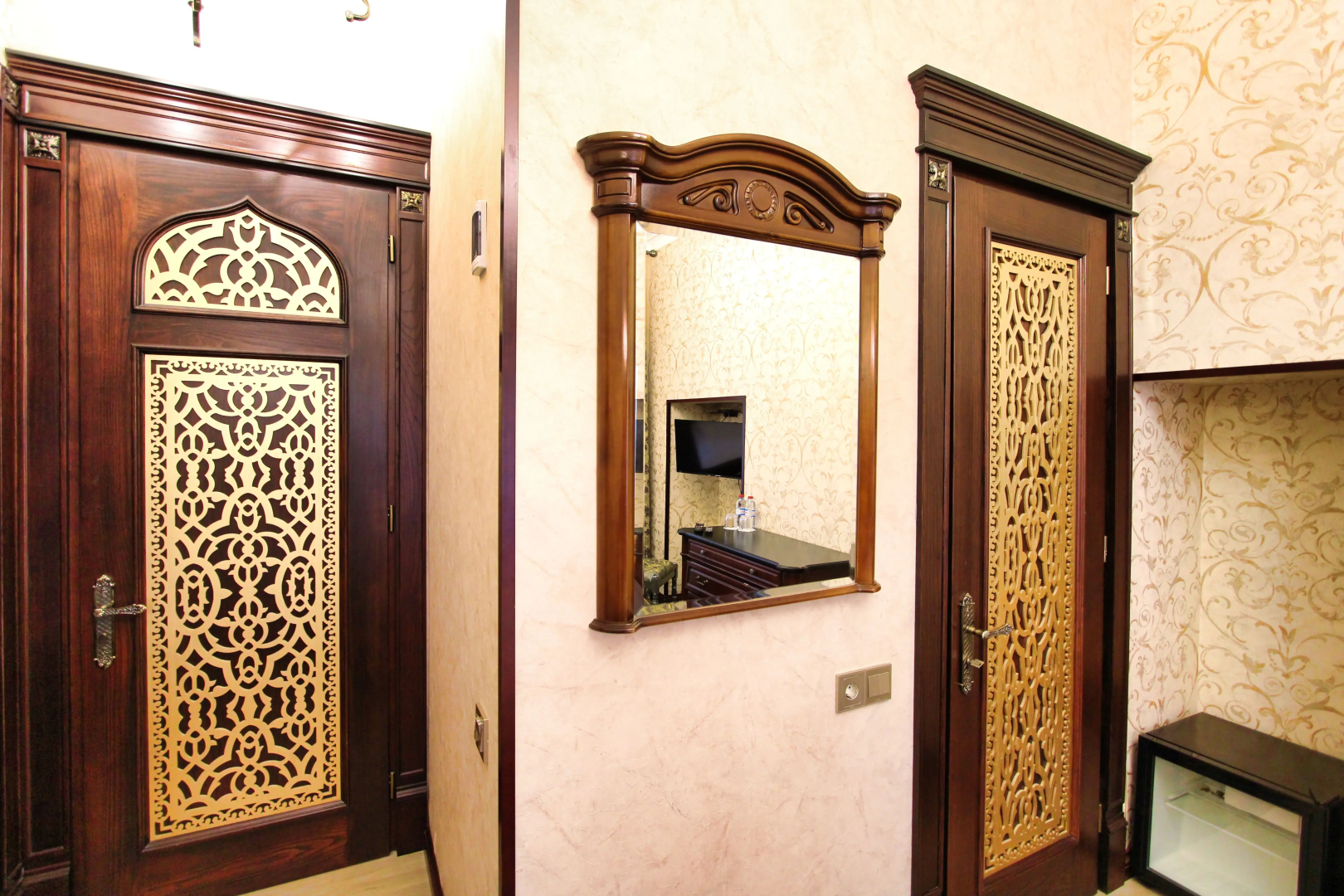Отель Royal Historical Palace