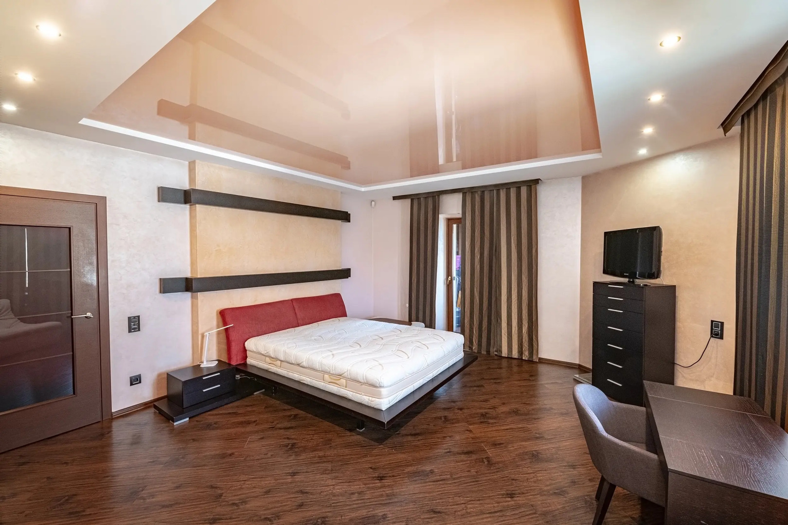 Квартира Просторная на Партизанском проспекте 52