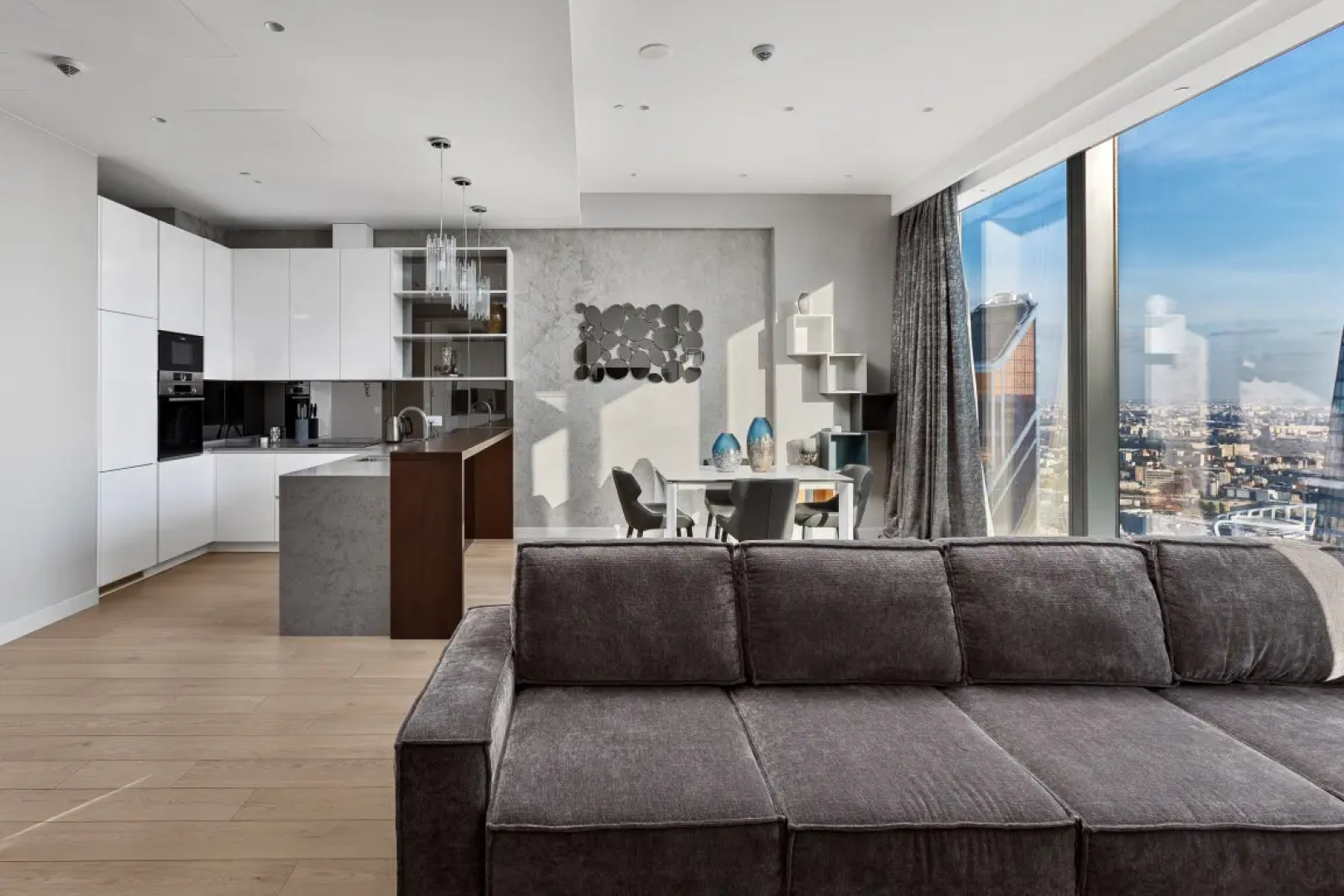 Апартамент на 73 этаже с потрясающим видом