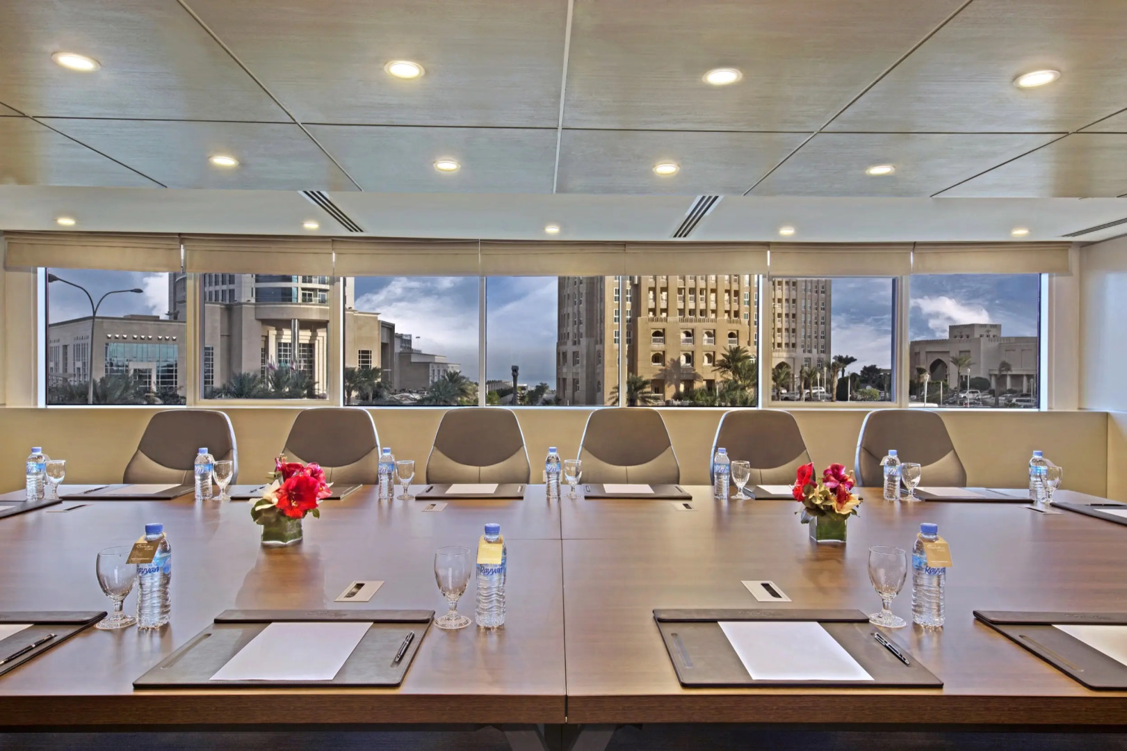 Отель The Curve