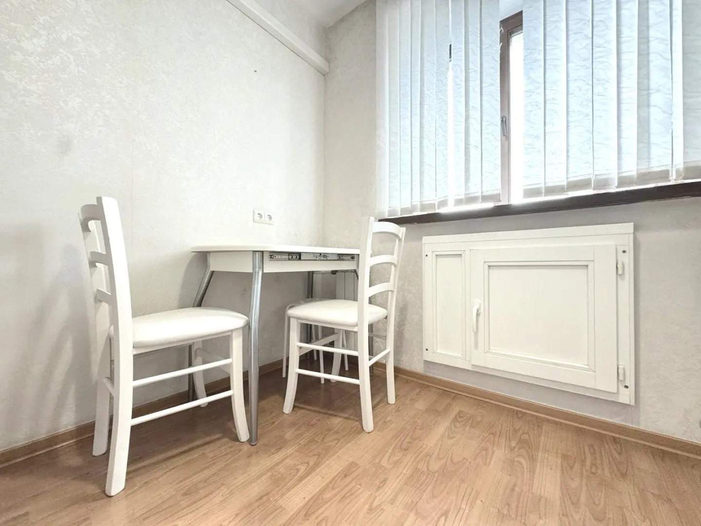 Квартира Двухкомнатная с Балконом и Кондиционером в Центре на Весенней