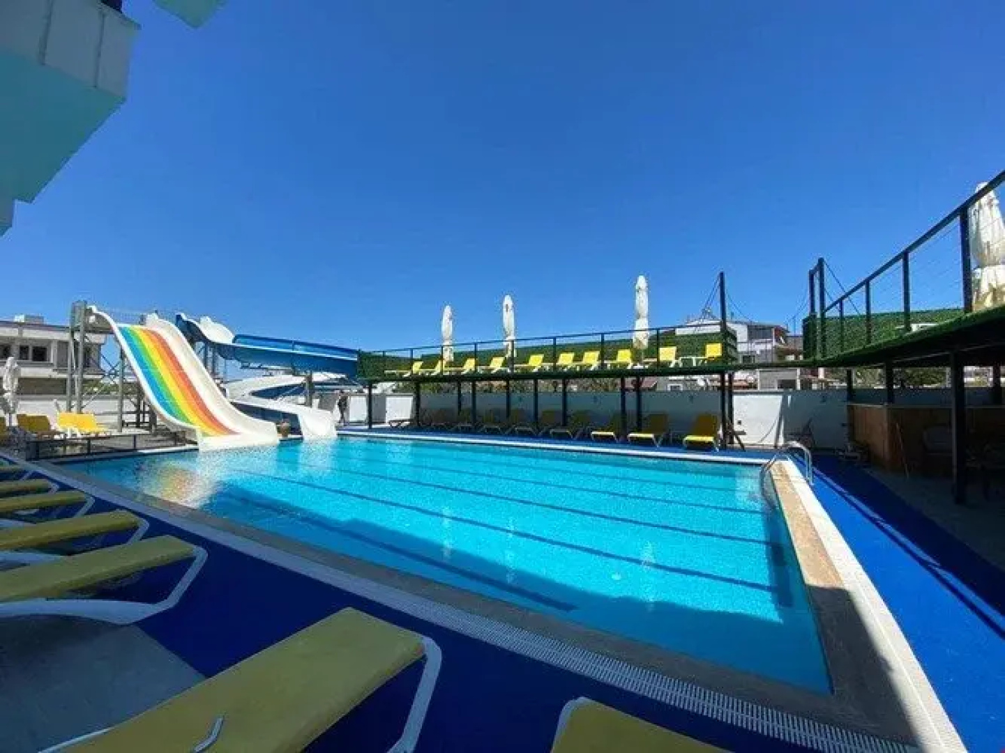 Atas Aqua Otel Avsa