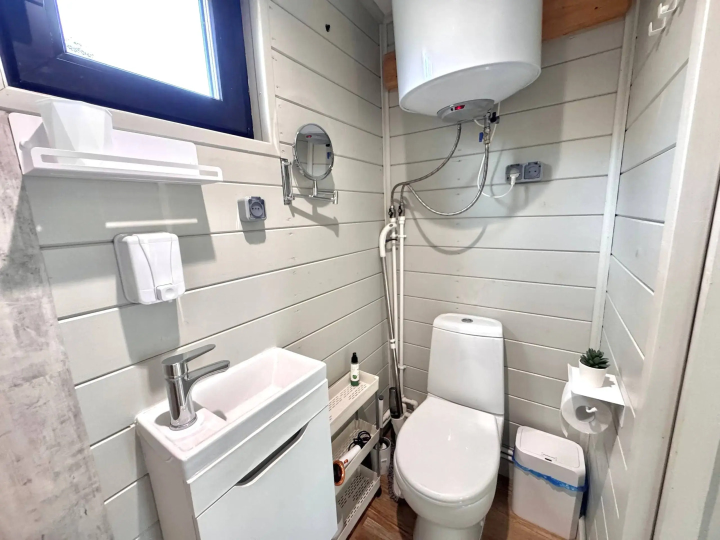 Частный дом Moroshka Scandi - домик для двоих с видом на лес