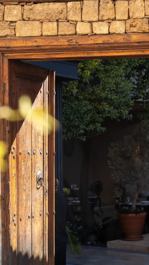 Отель Belmondo Suites